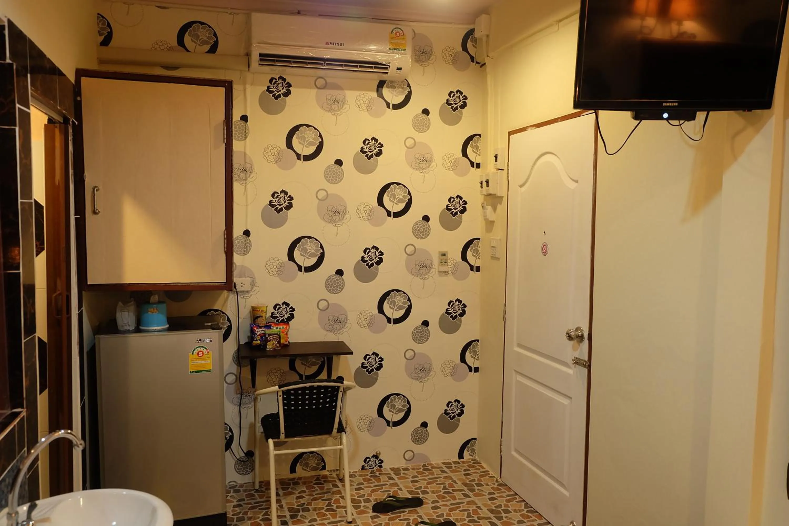 Shower in Decordo Hostel