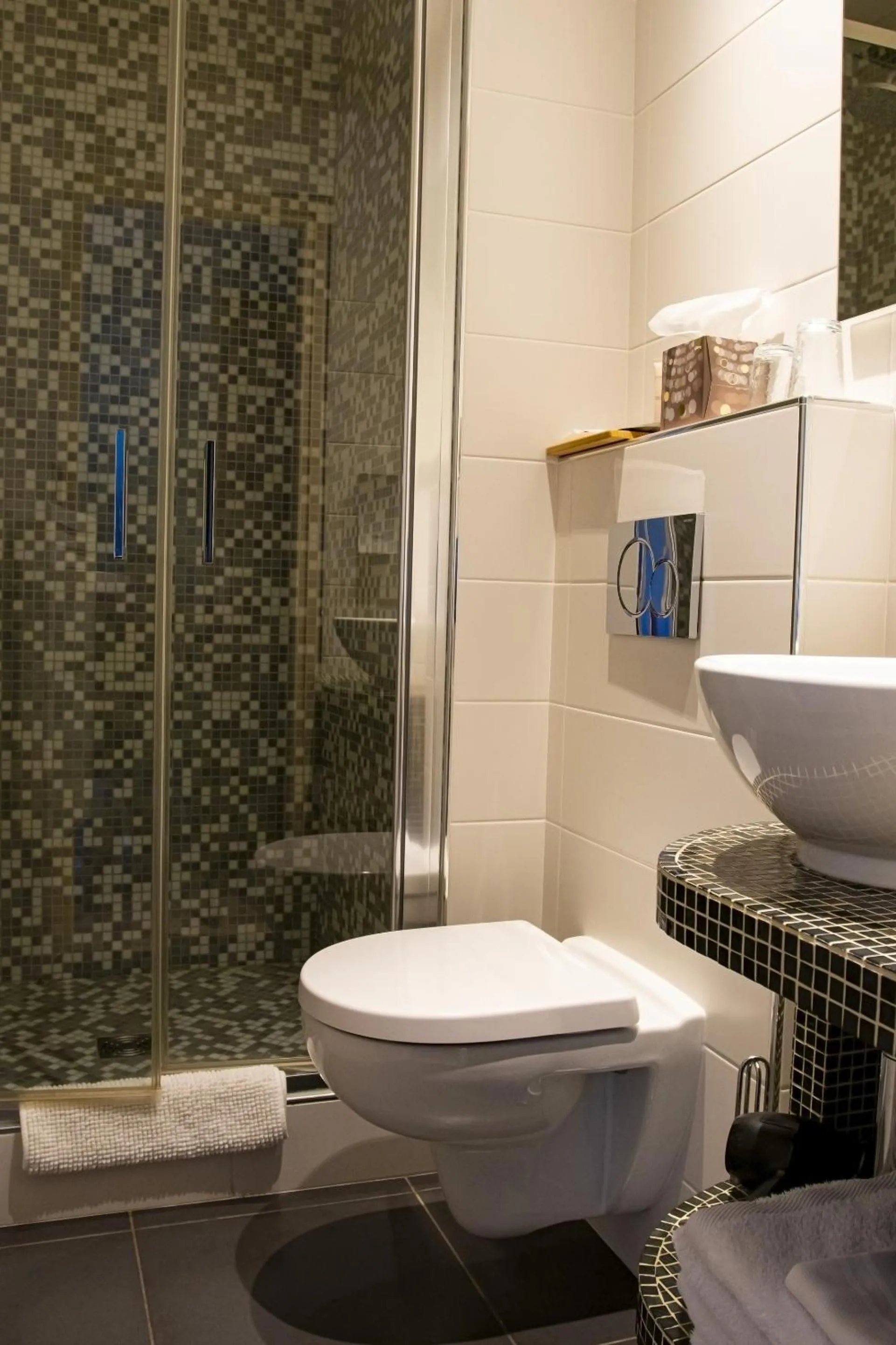 Bathroom in Le Terminus