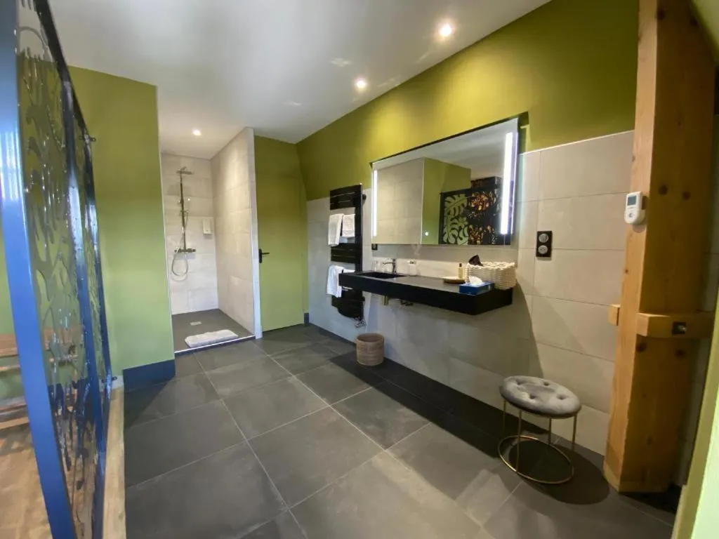 Bathroom in Le Terminus