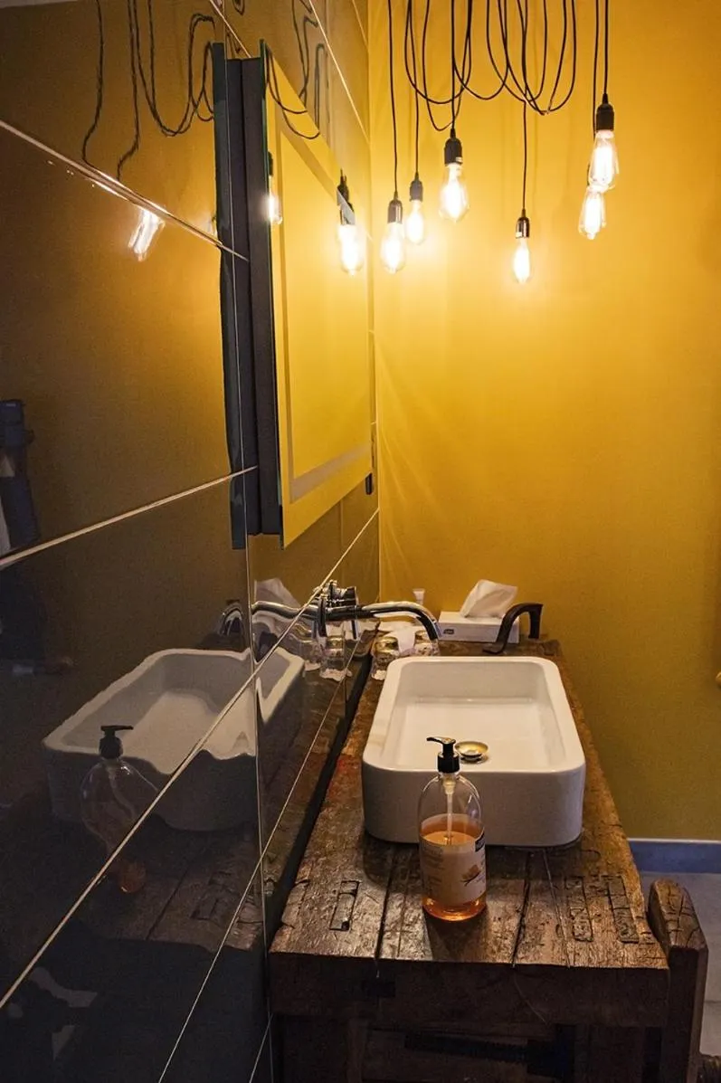 Bathroom in Le Terminus