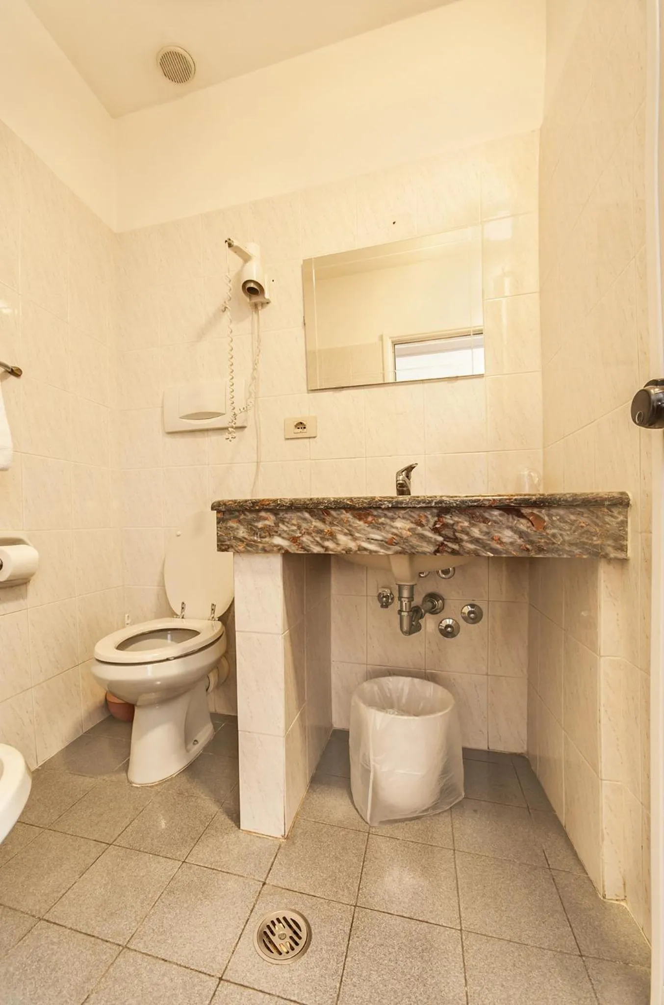 Bathroom in Hotel Costantini