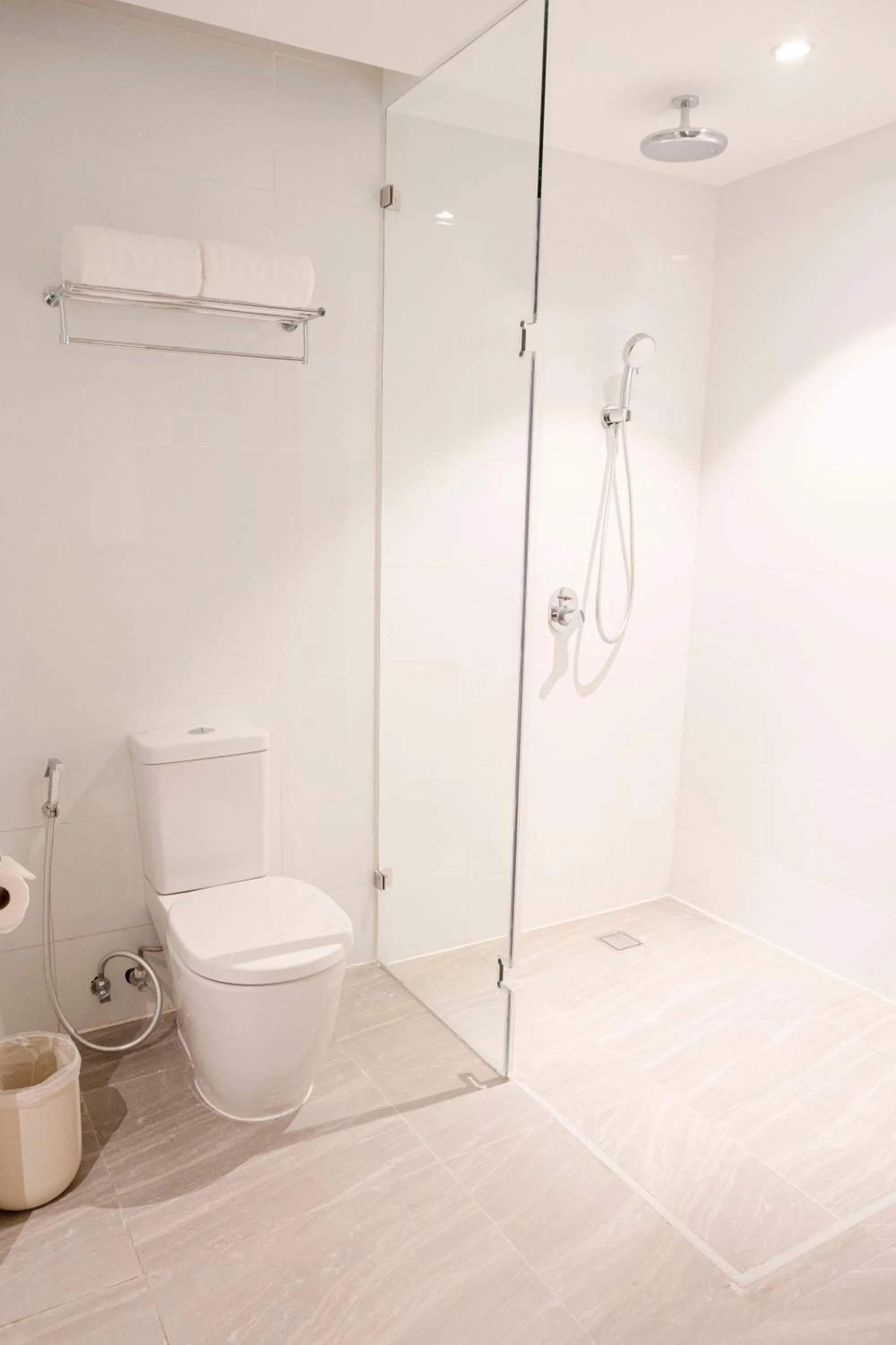 Bathroom in Lime Resort Manila