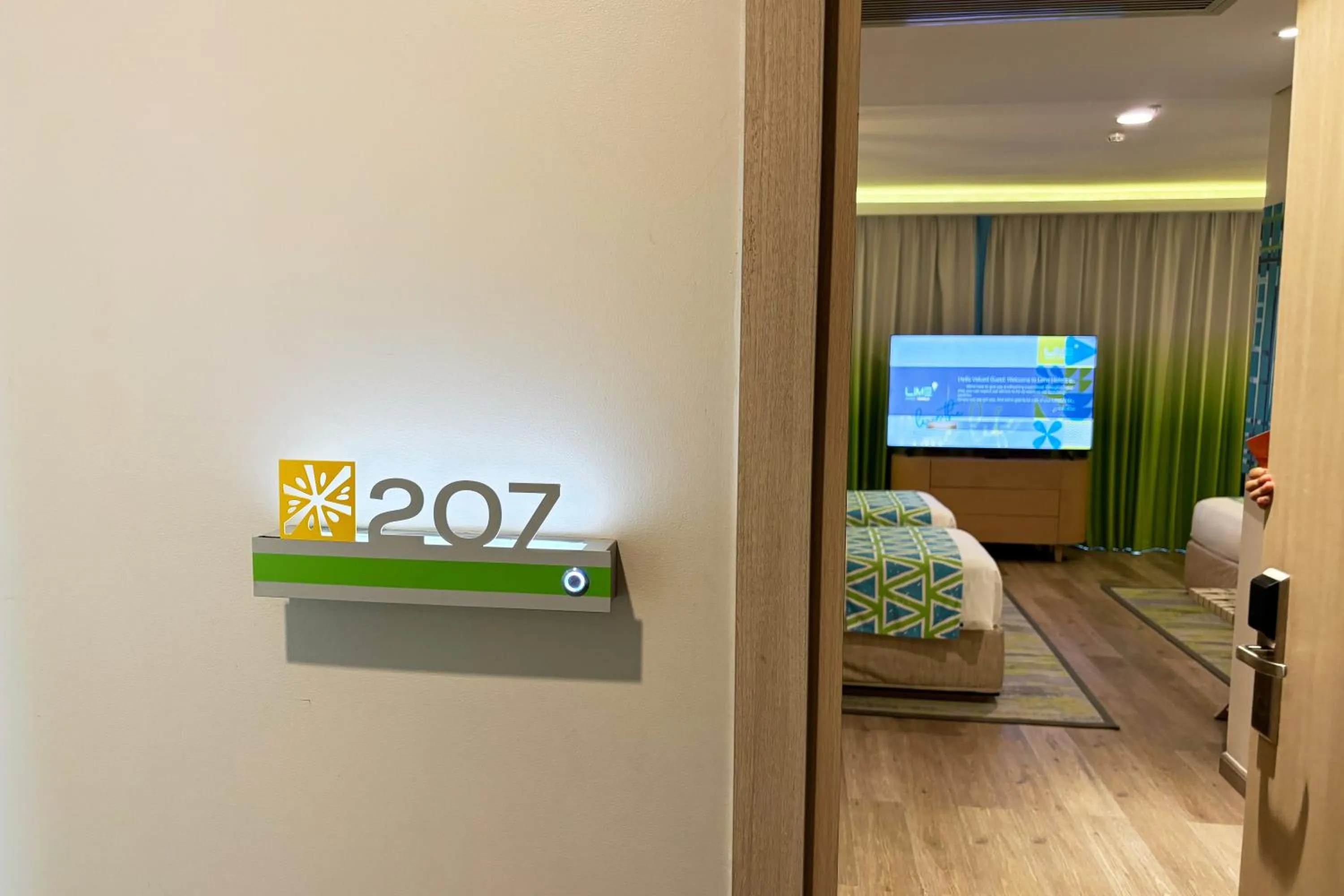 Bed in Lime Resort Manila