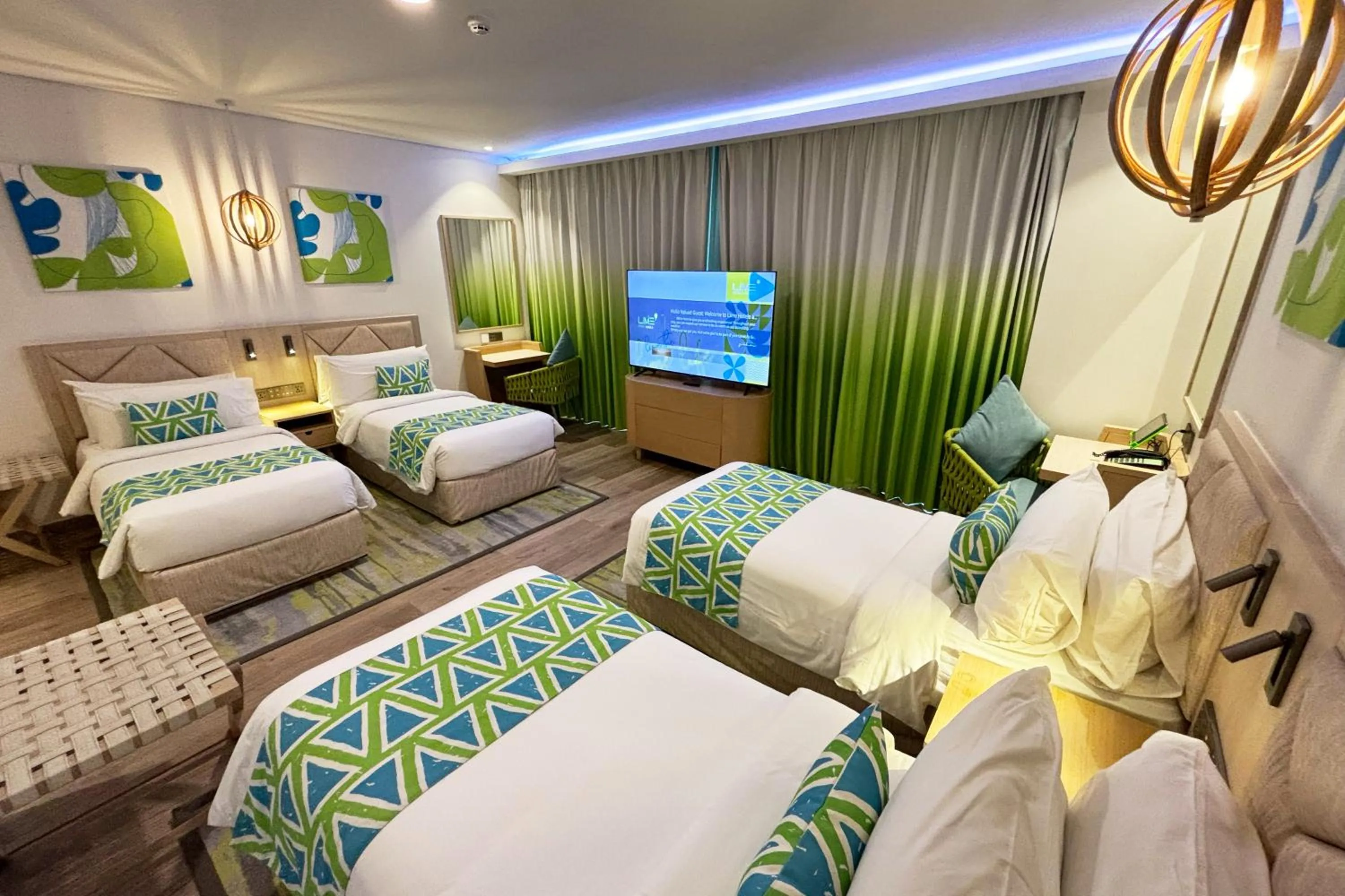 Bed in Lime Resort Manila