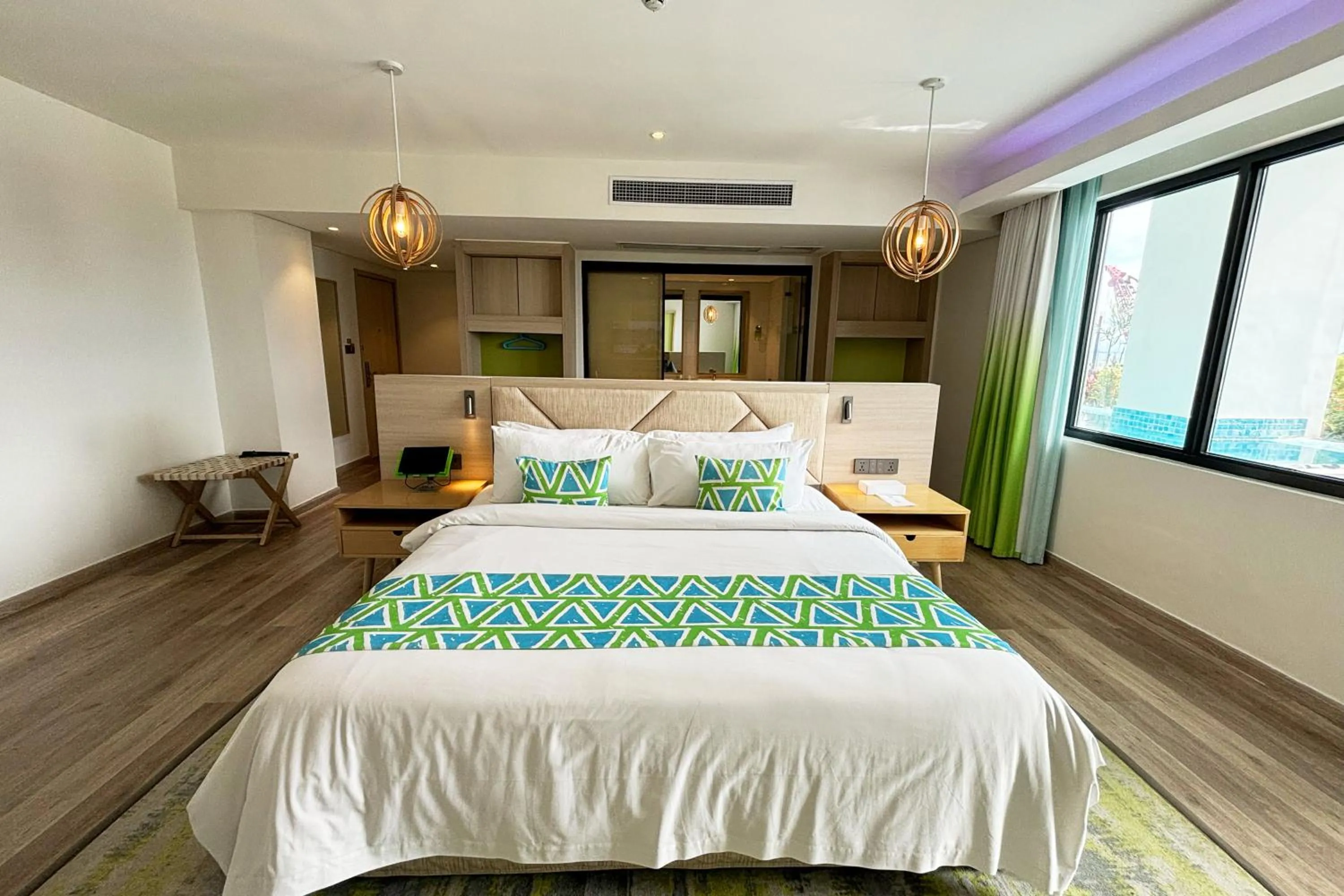 Bed in Lime Resort Manila
