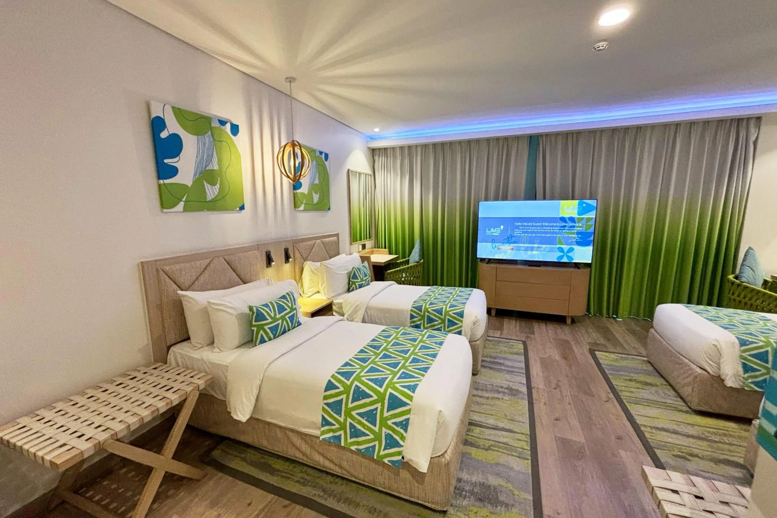 Bed in Lime Resort Manila