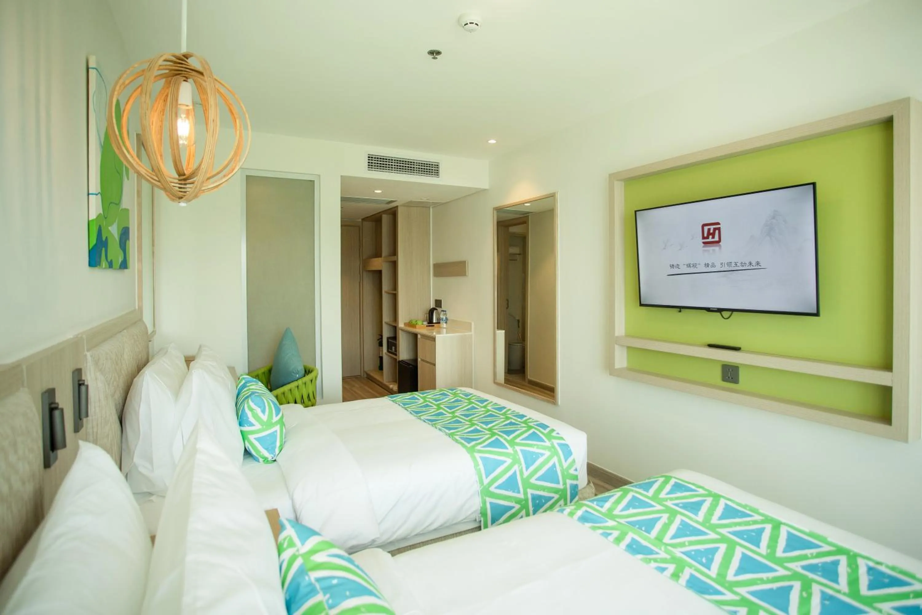 Bed in Lime Resort Manila