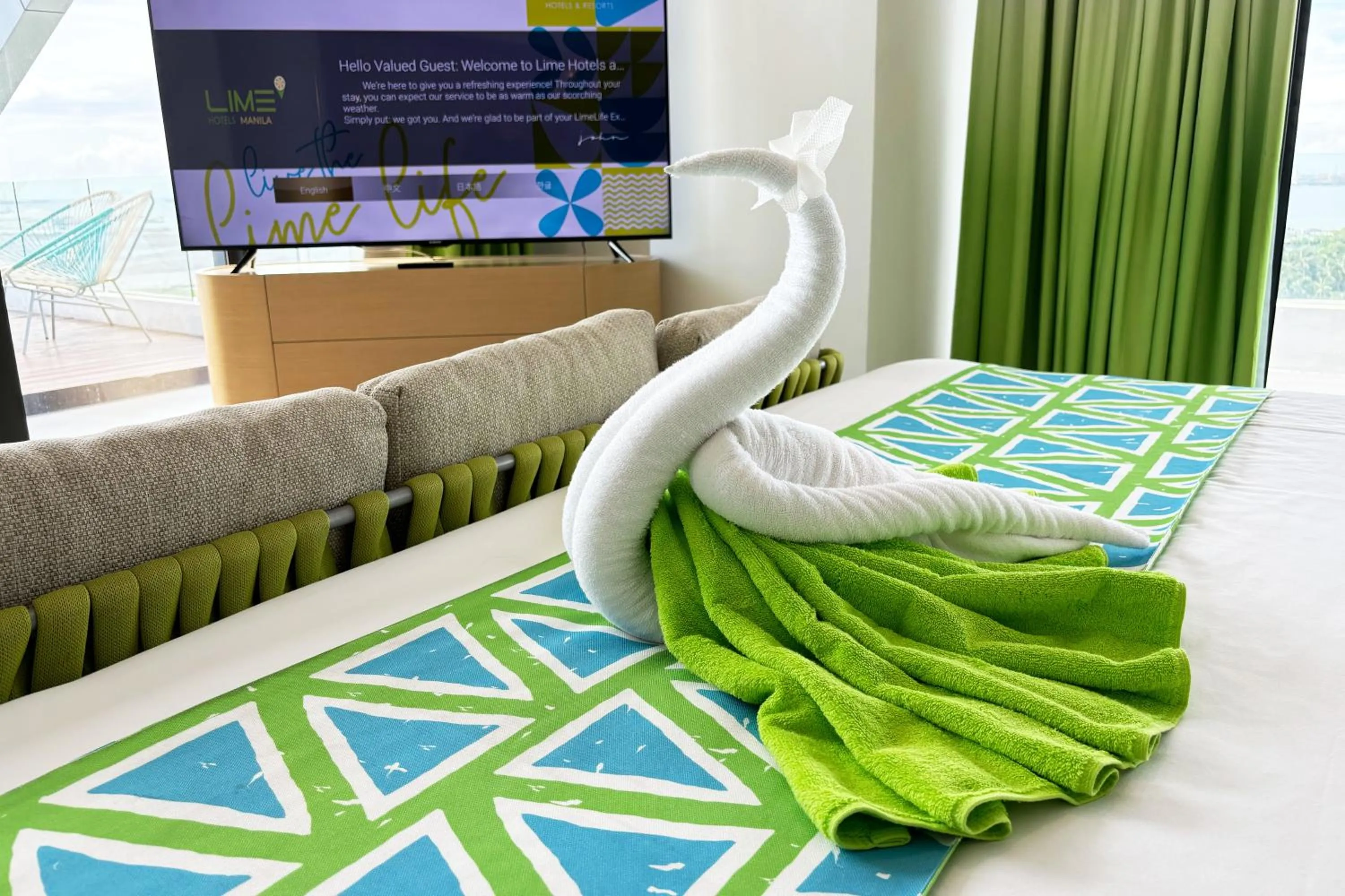 Bed in Lime Resort Manila