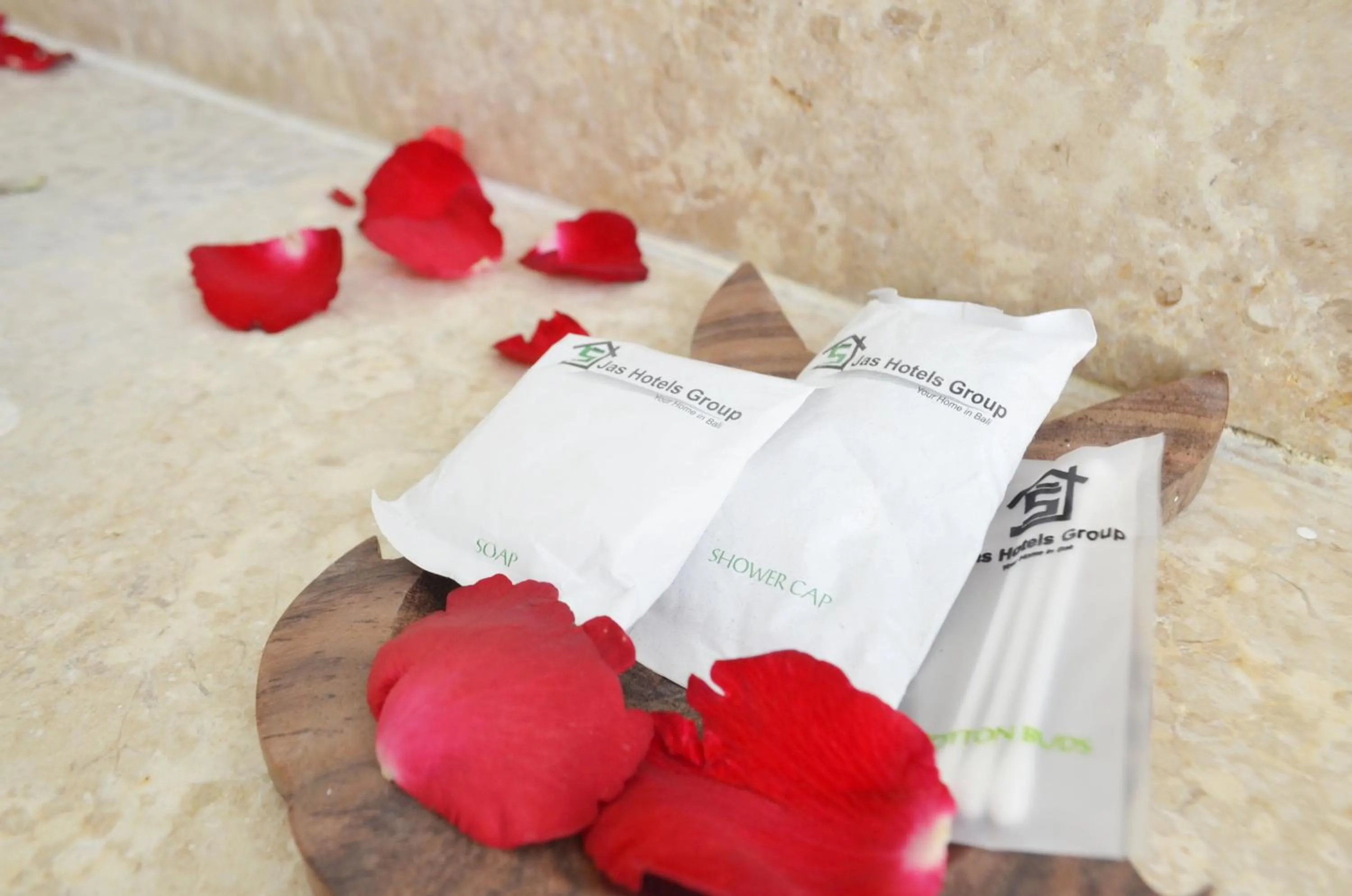 Shower, Bed in Jas Green Villas and Spa