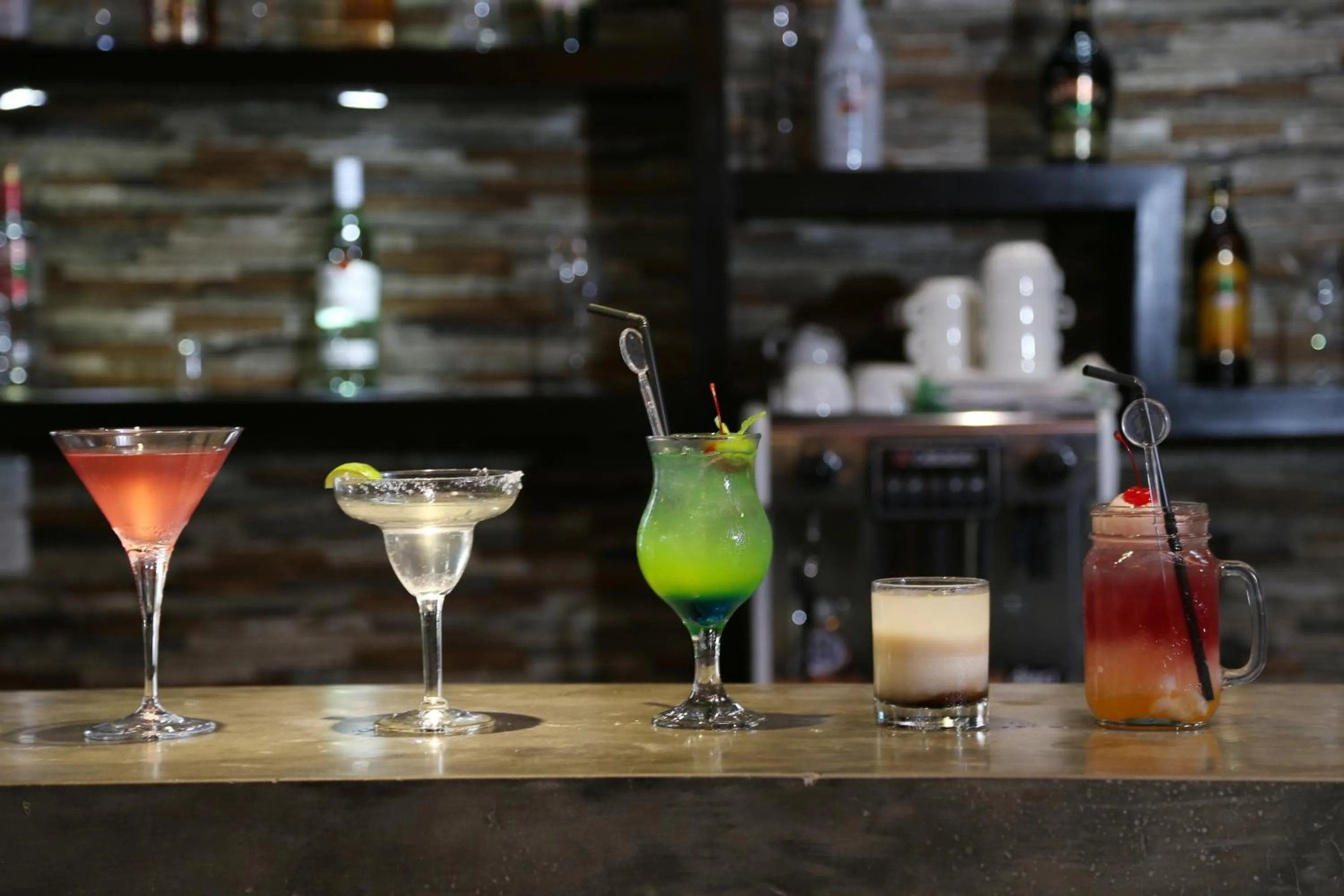 Alcoholic drinks in Jas Green Villas and Spa