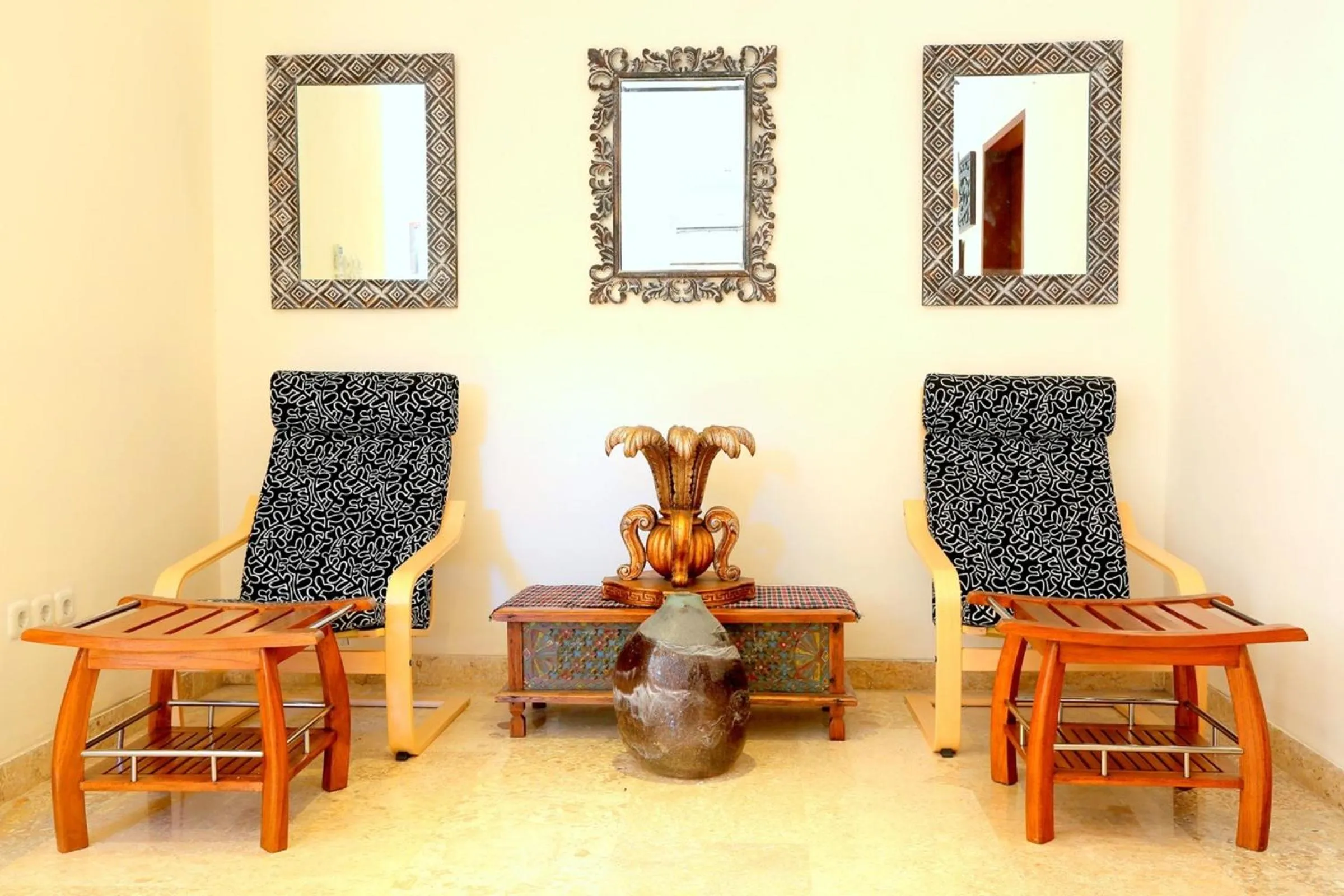 People in Jas Green Villas and Spa