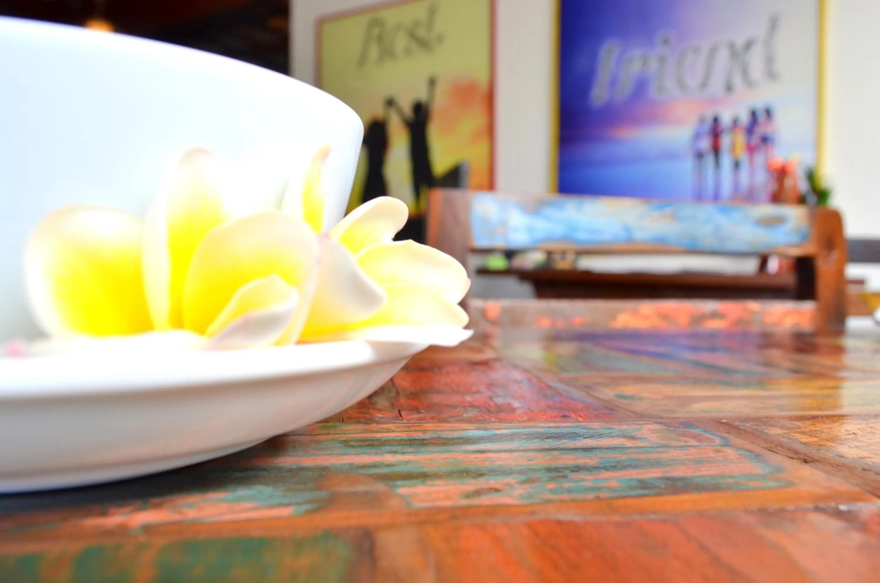 Restaurant/places to eat in Jas Green Villas and Spa