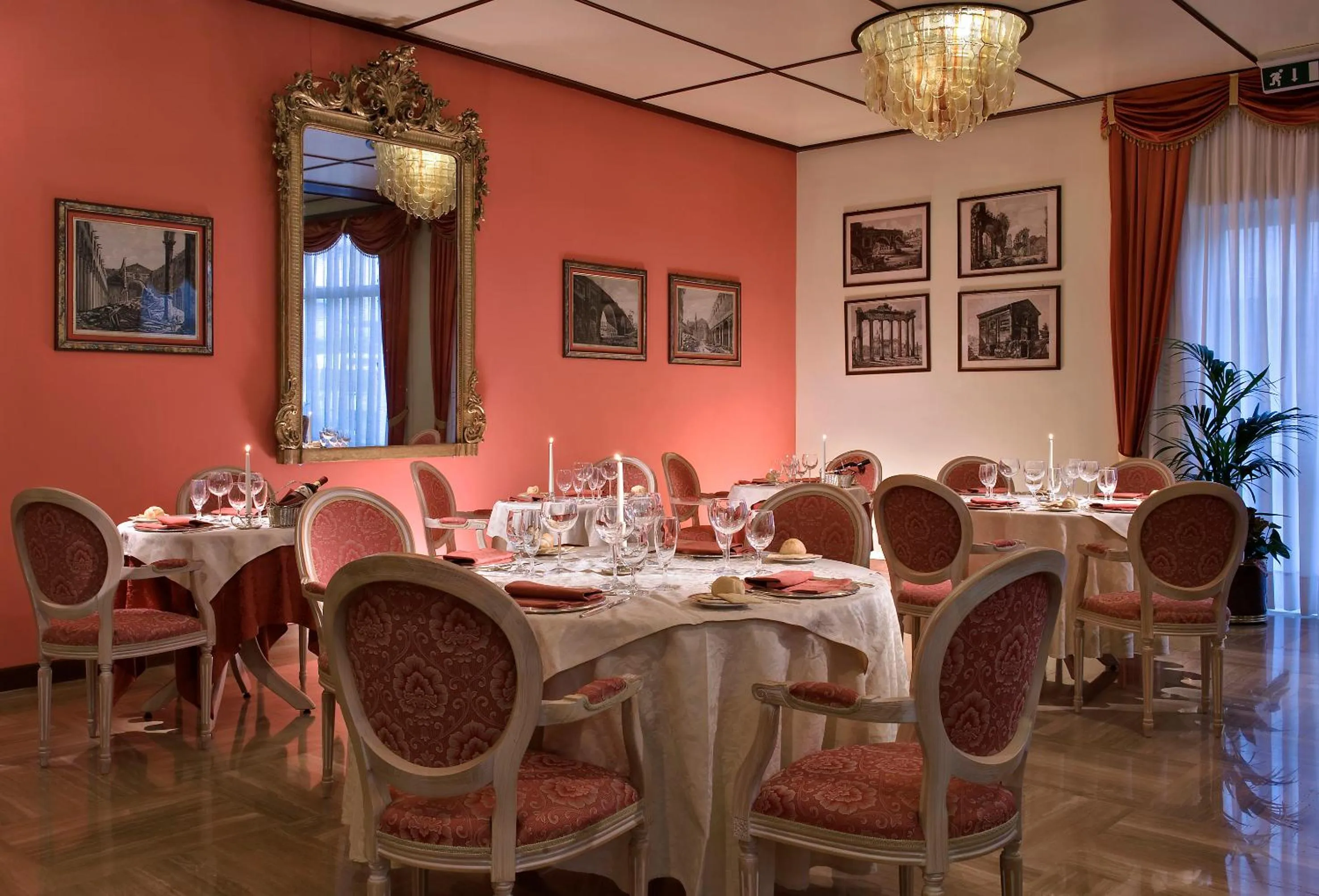 Restaurant/places to eat in Hotel Bristol Buja