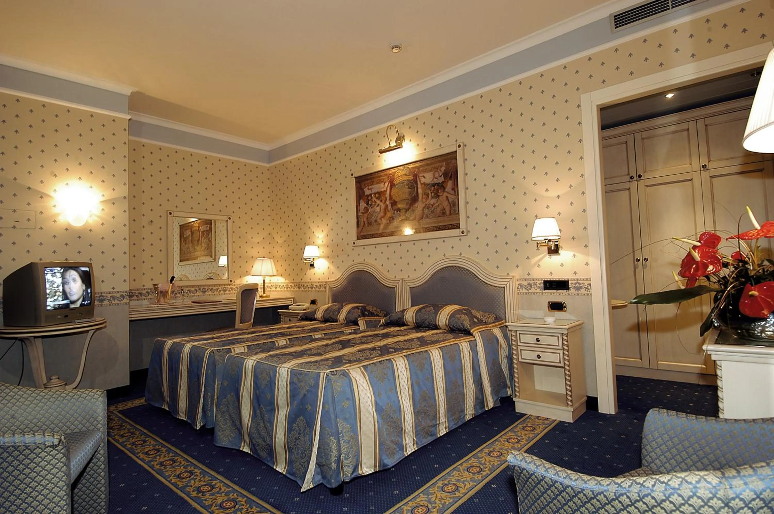 Photo of the whole room, Bed in Hotel Bristol Buja