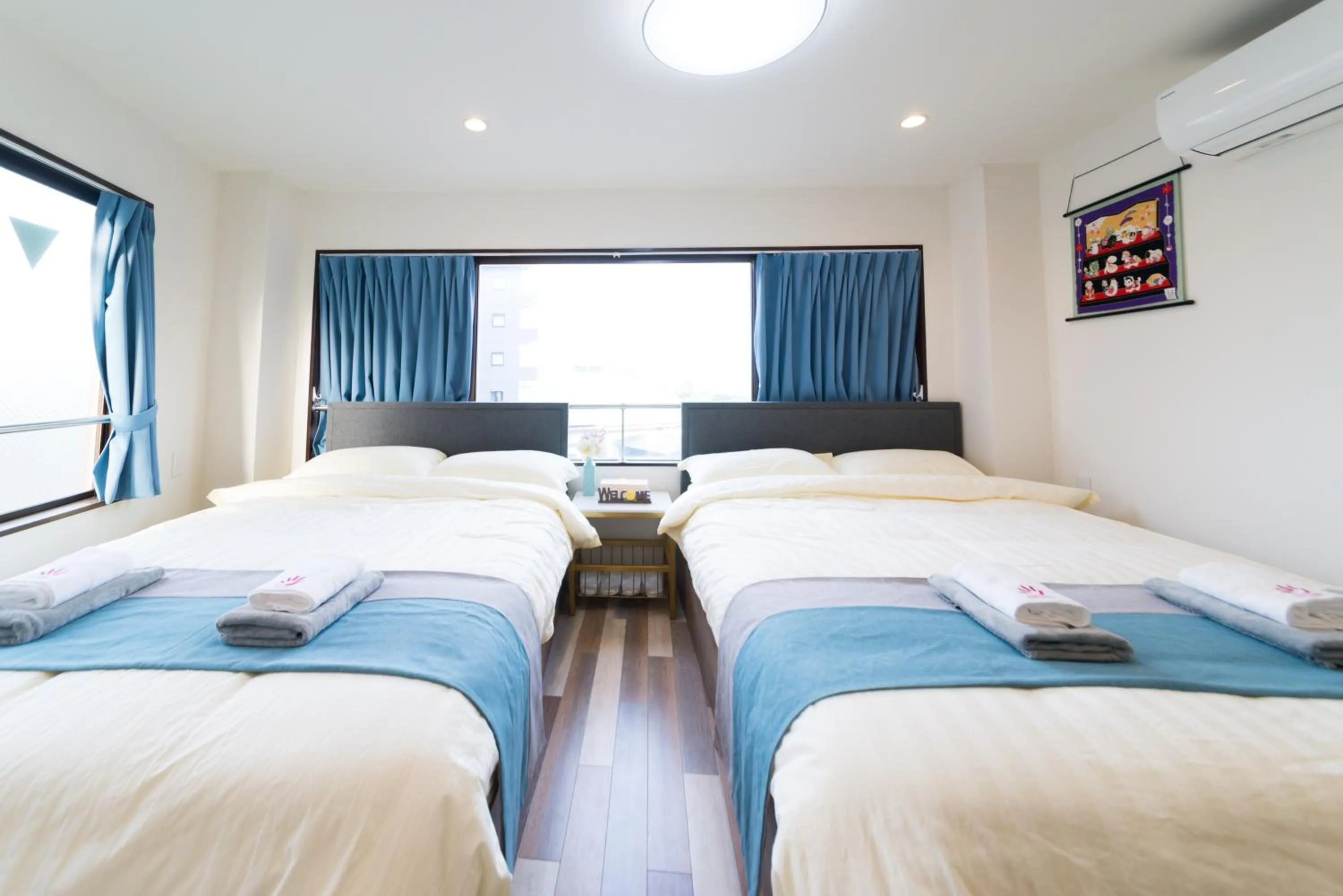 Bed in High Five Guest House