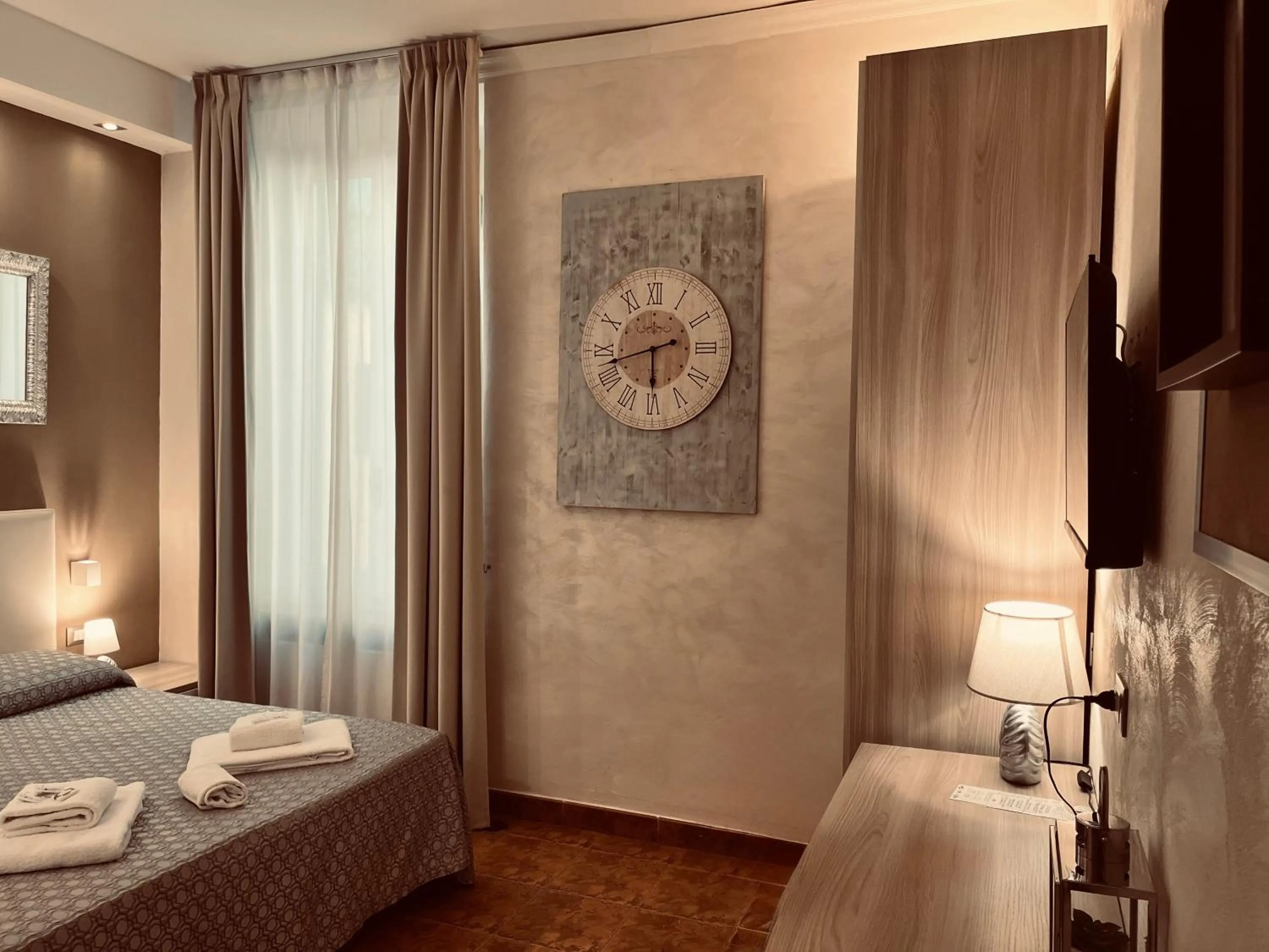 Bedroom, Bed in Hotel Alinari