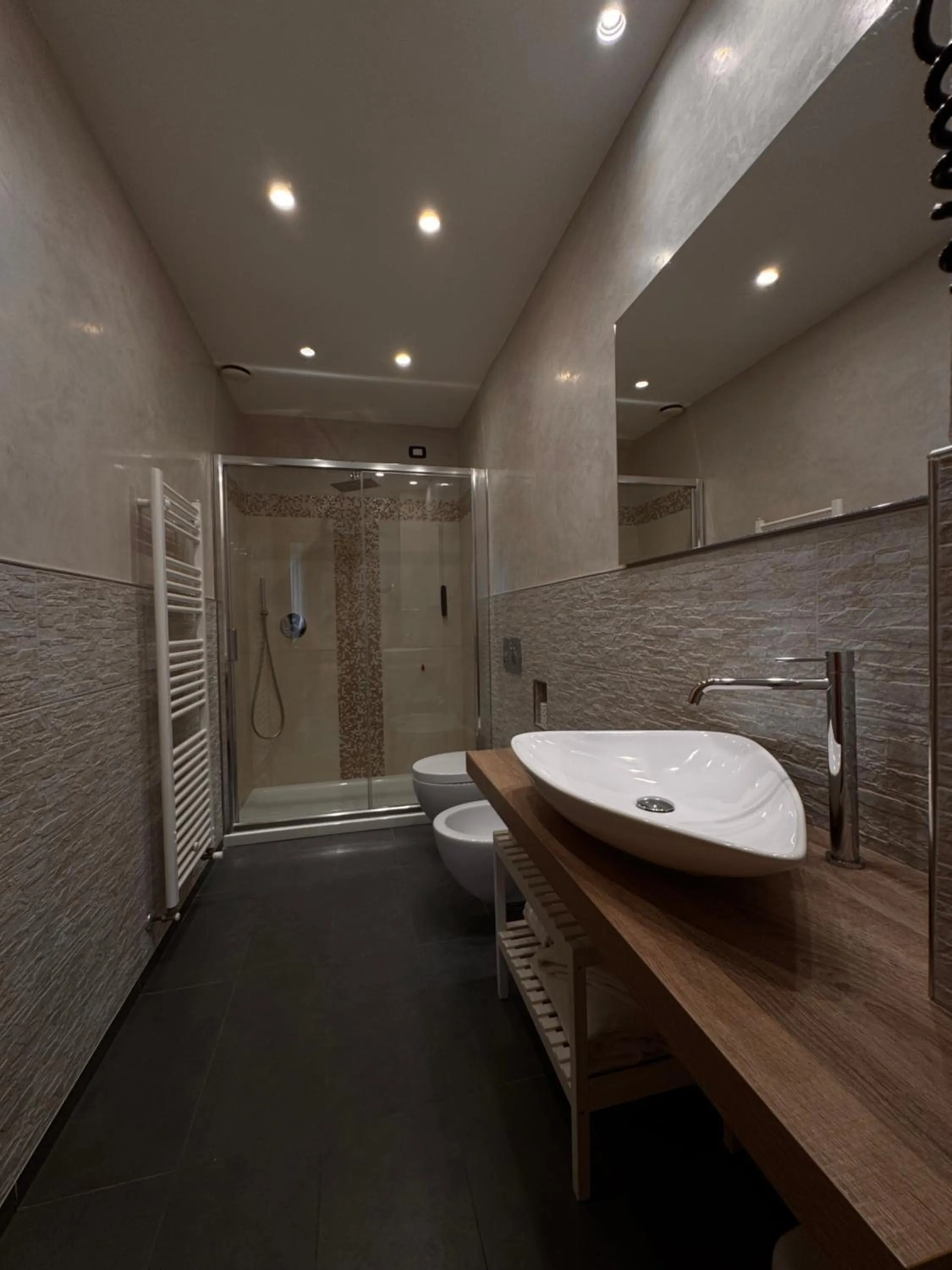 Shower in Hotel Alinari