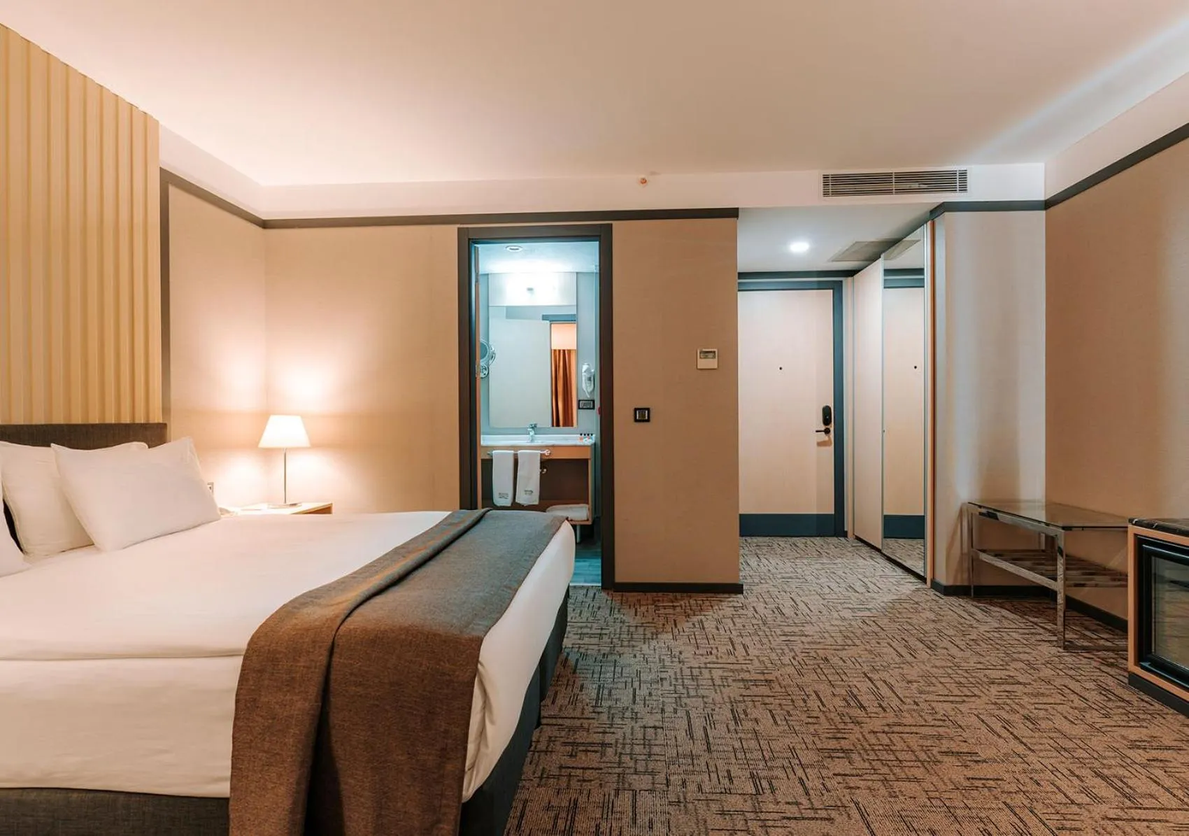 Photo of the whole room, Bed in Invite Hotel Corner Trabzon