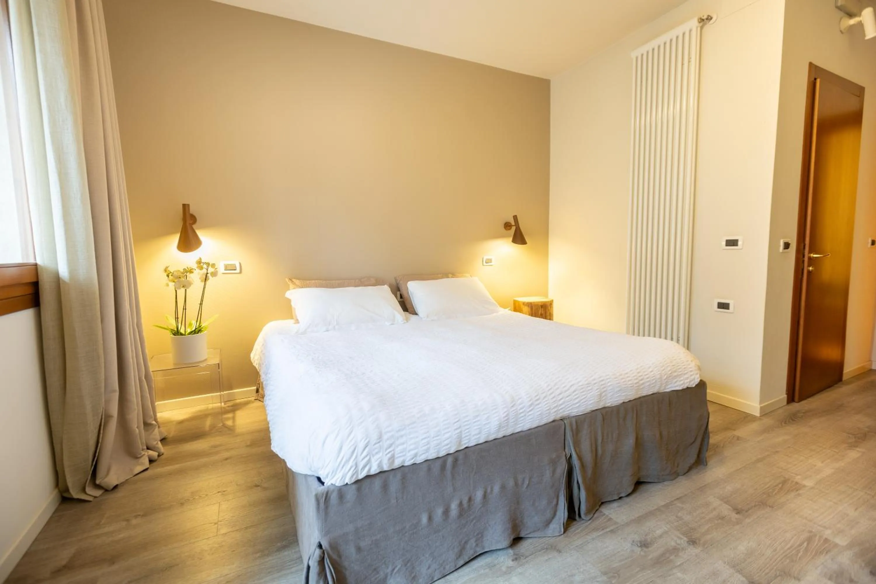 Bedroom, Bed in Contra' Contarini