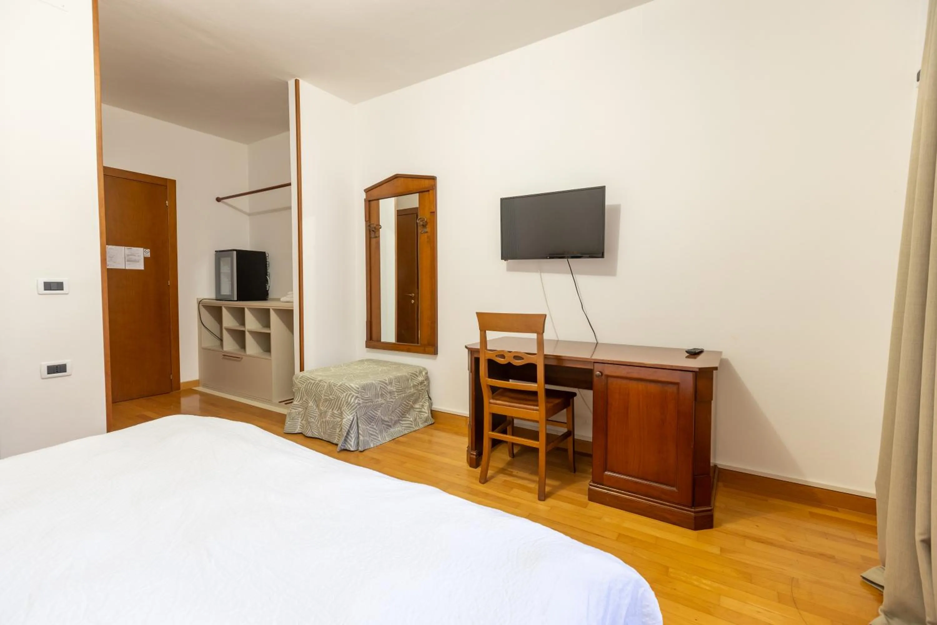 Bedroom, Bed in Contra' Contarini