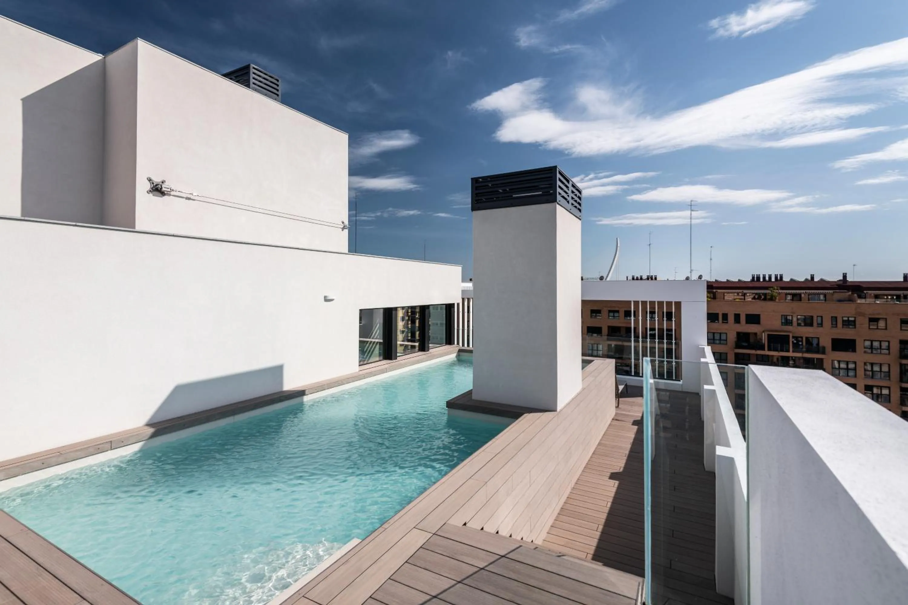 Swimming pool in Apartamentos Core Suites Valencia