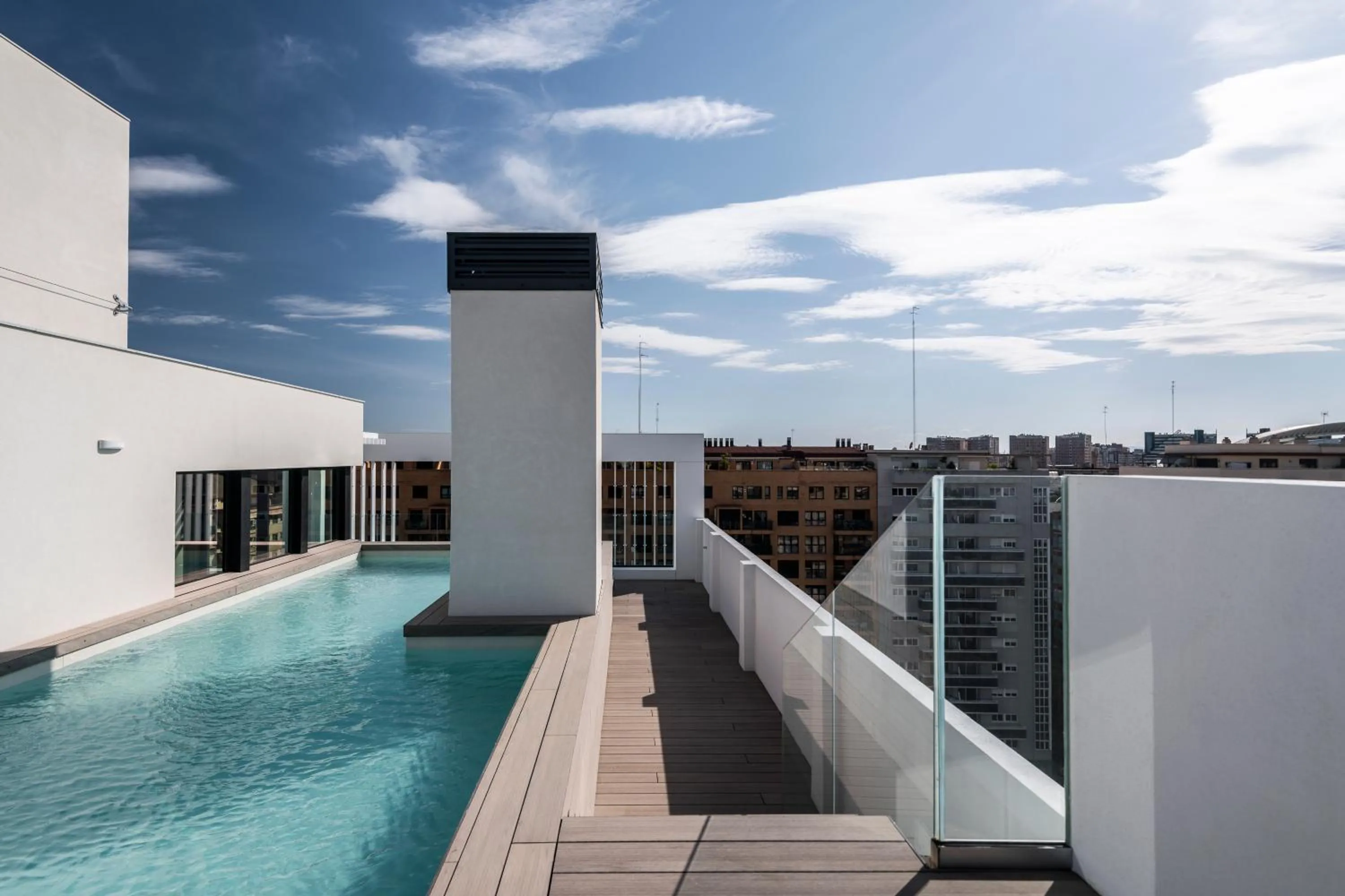Swimming pool in Apartamentos Core Suites Valencia