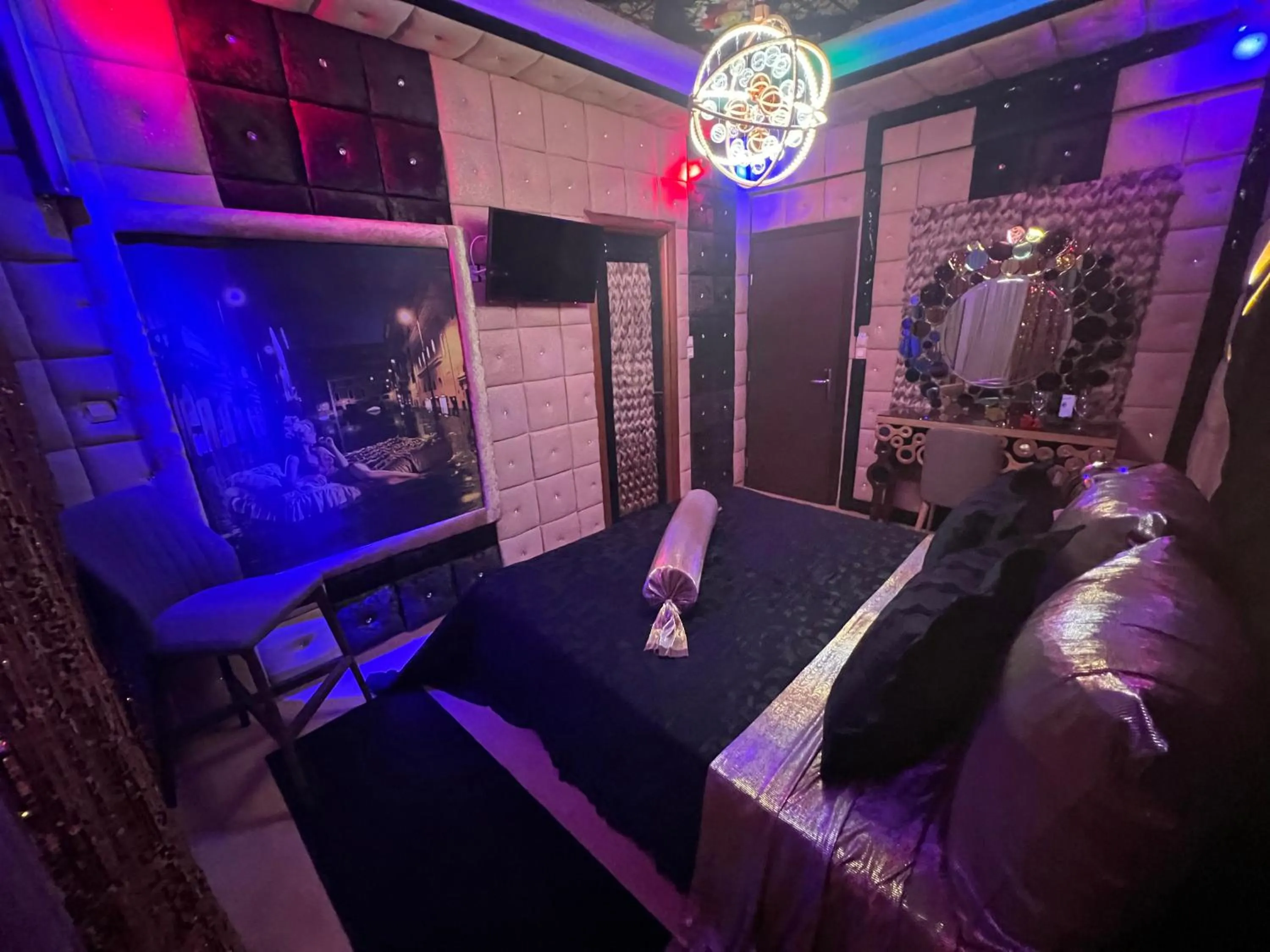 Bed in Priamos Hotel Erato