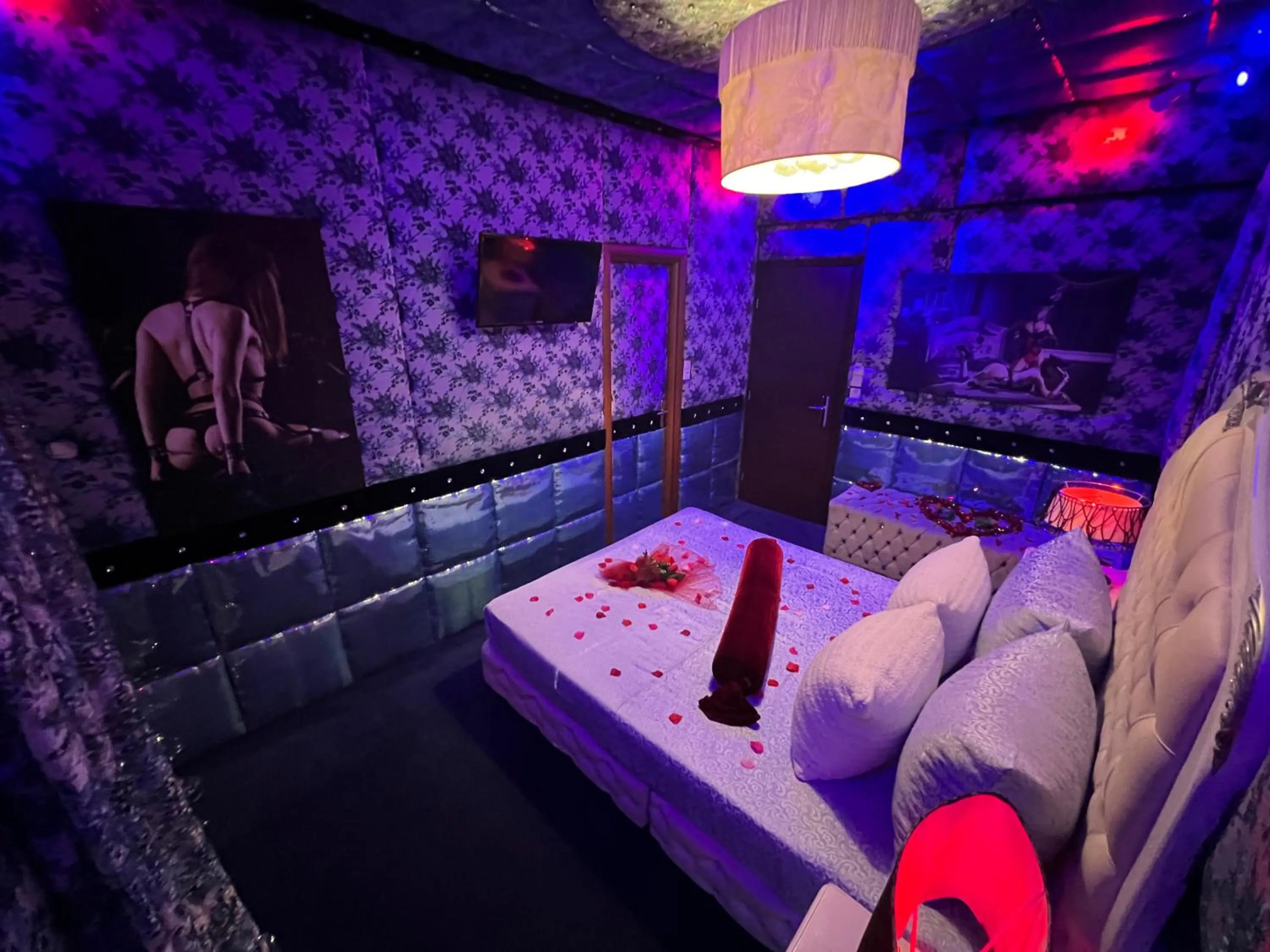 Bed in Priamos Hotel Erato