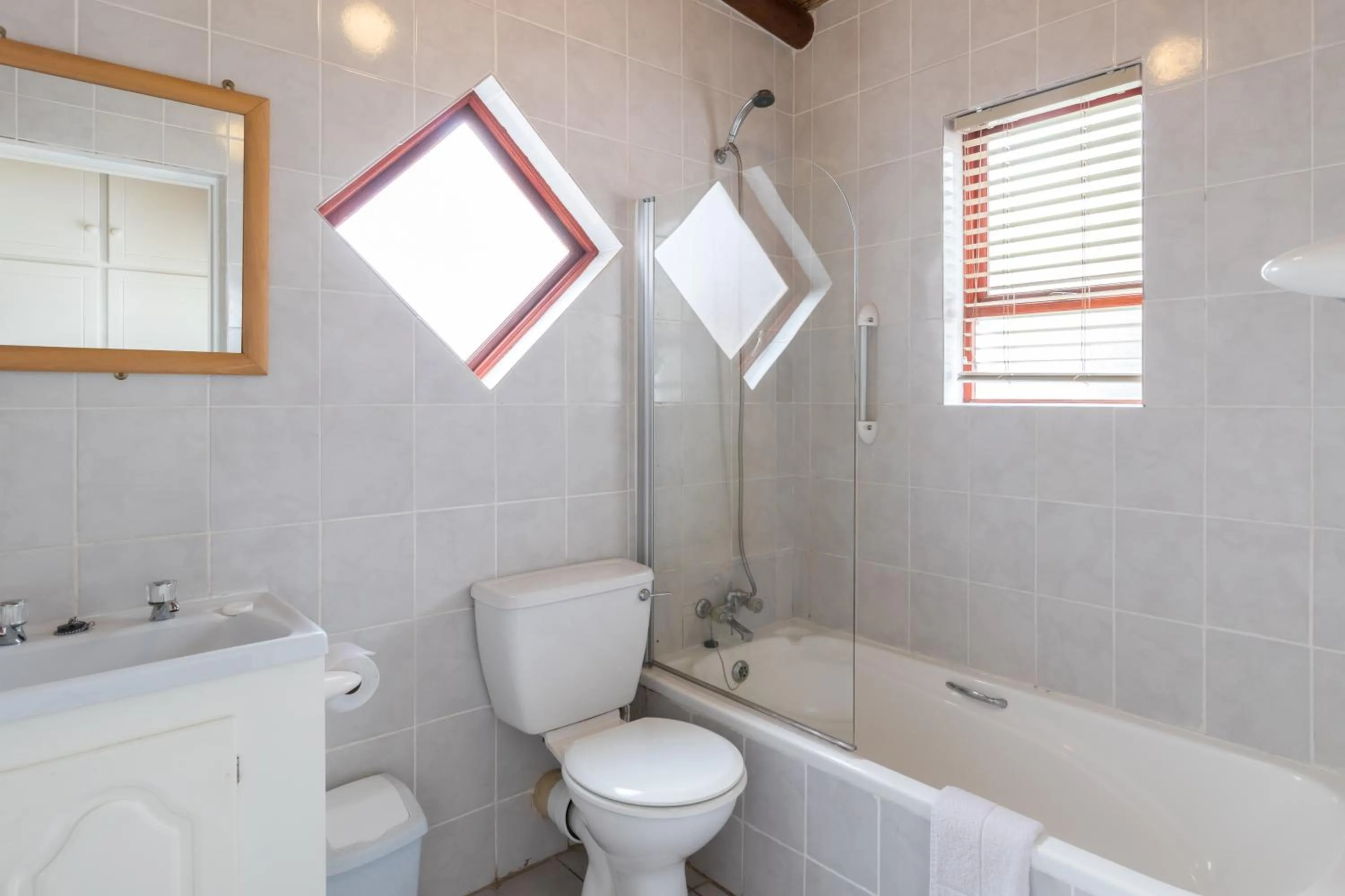 Bathroom in Malagas Hotel