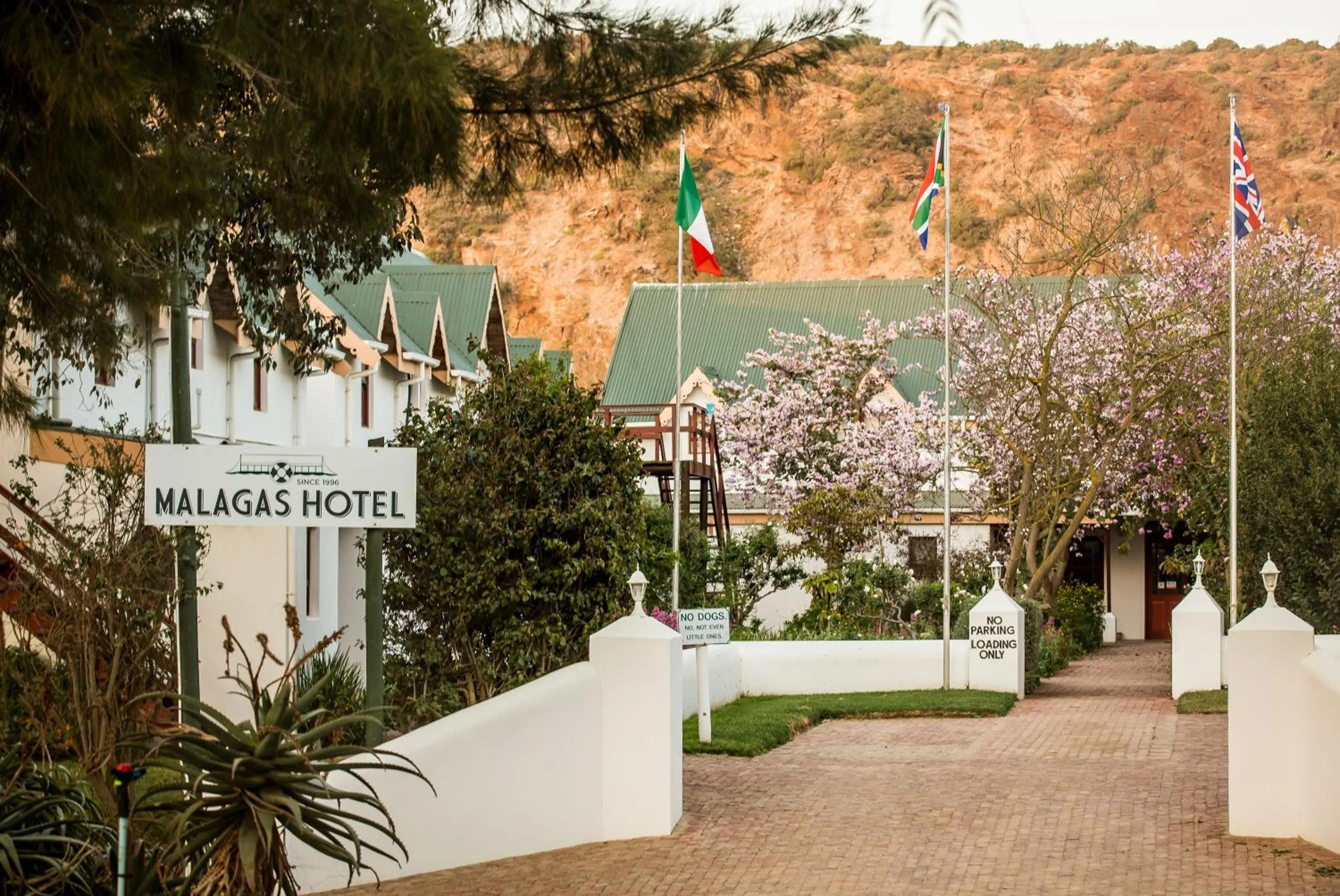 Facade/entrance in Malagas Hotel