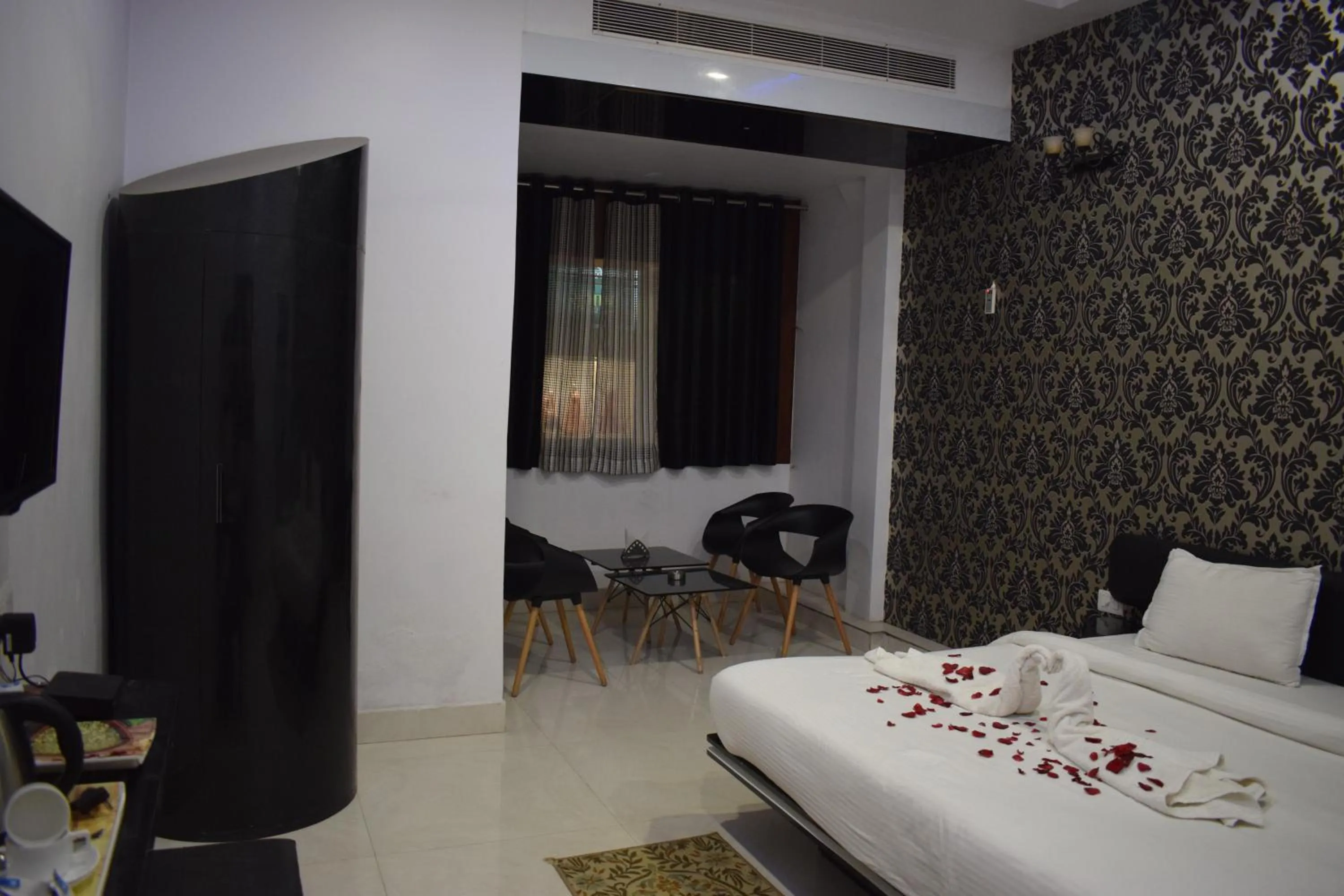 Bed in HOTEL THE HILLS