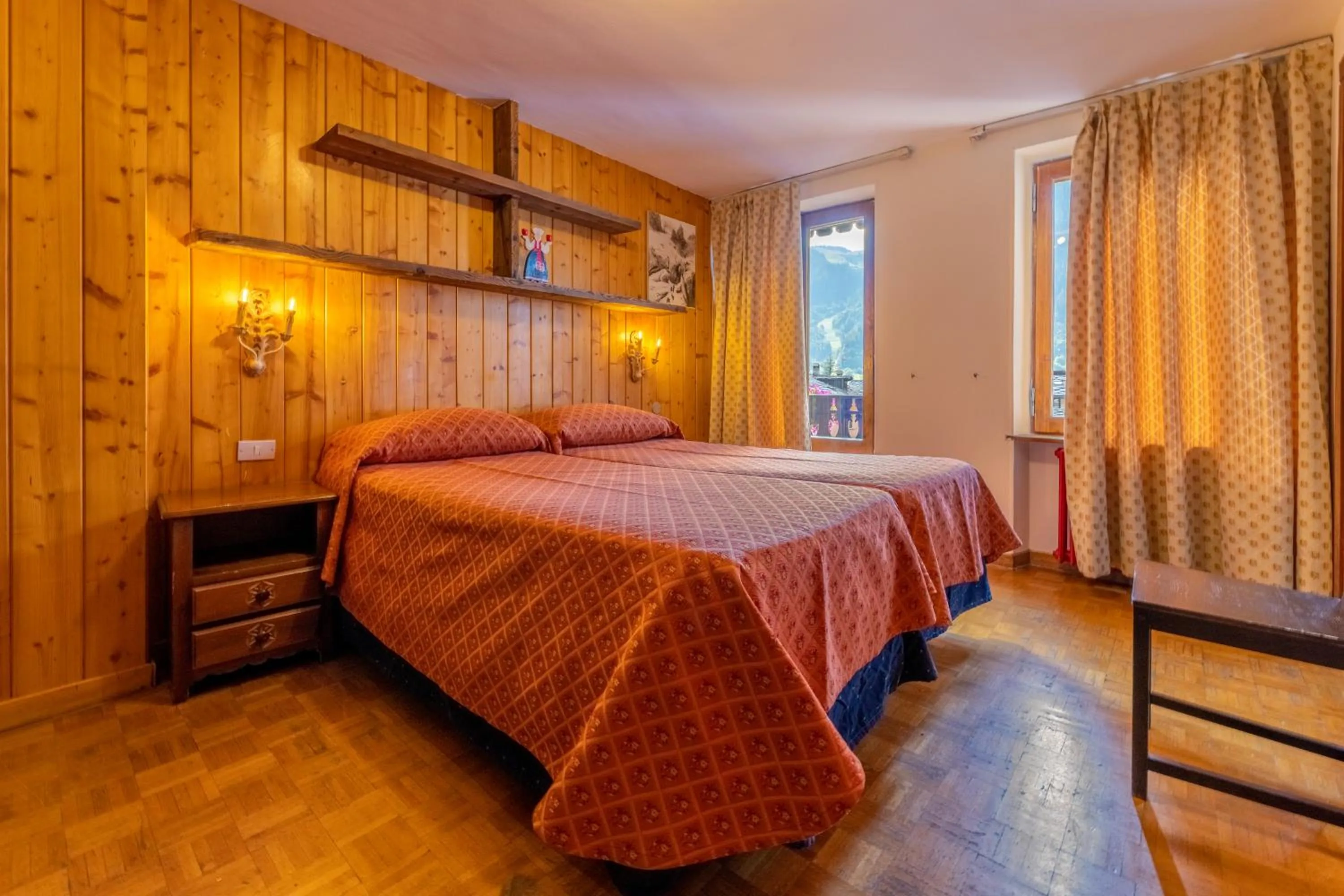 Photo of the whole room in Hotel Cristallo