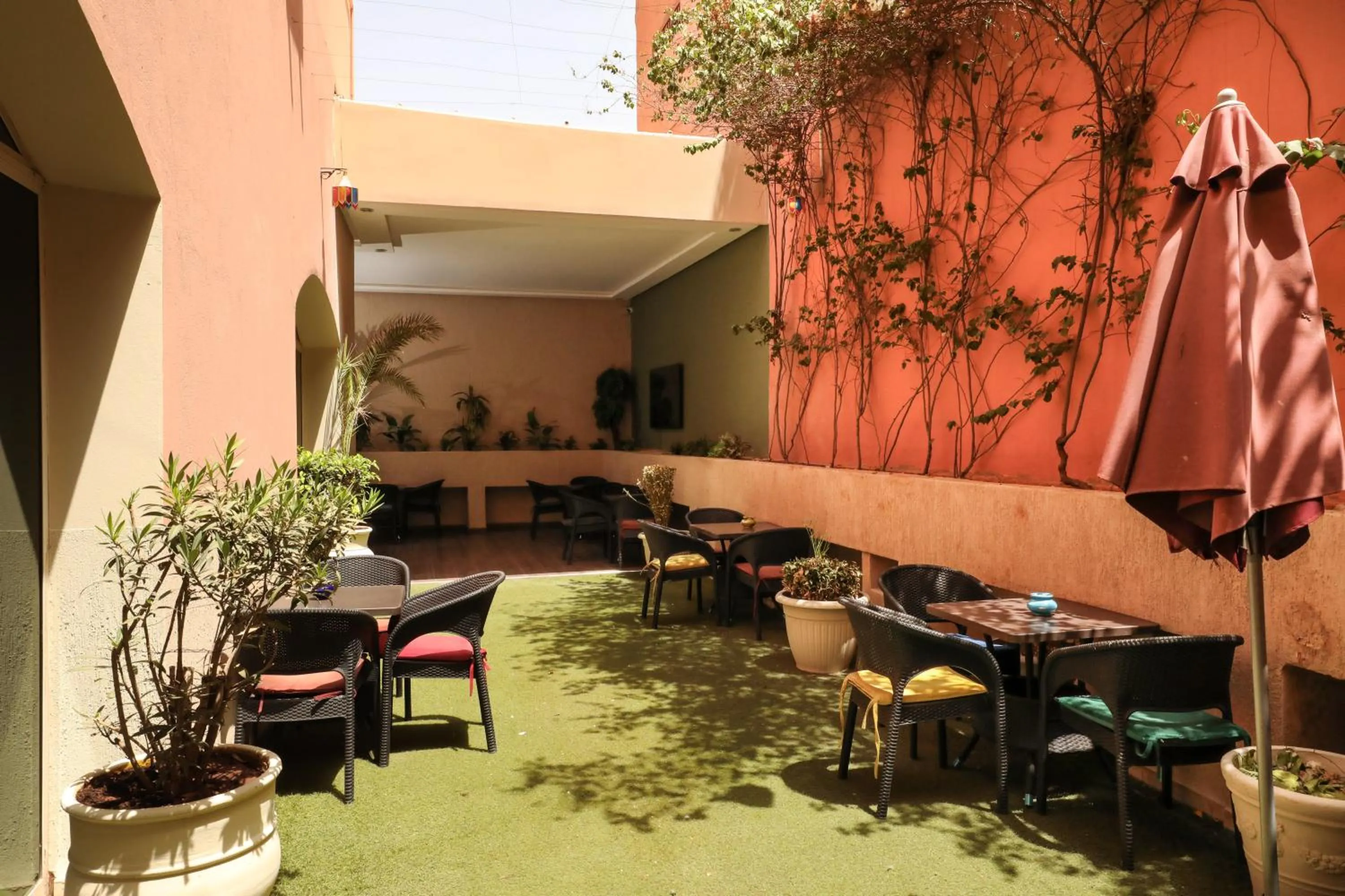 Restaurant/places to eat in Hotel Majorelle