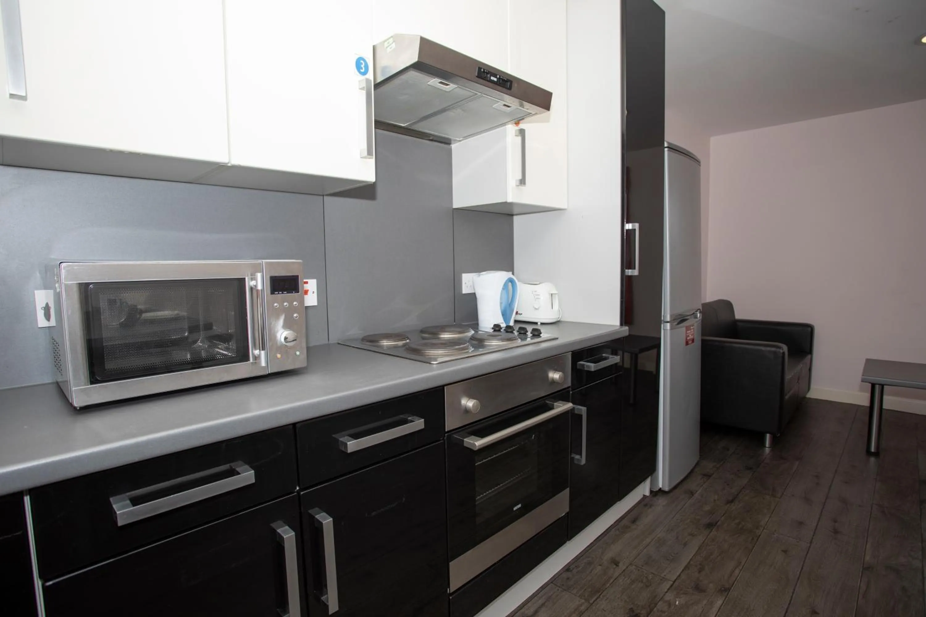 Communal kitchen in Beaverbank Place - Campus Residence