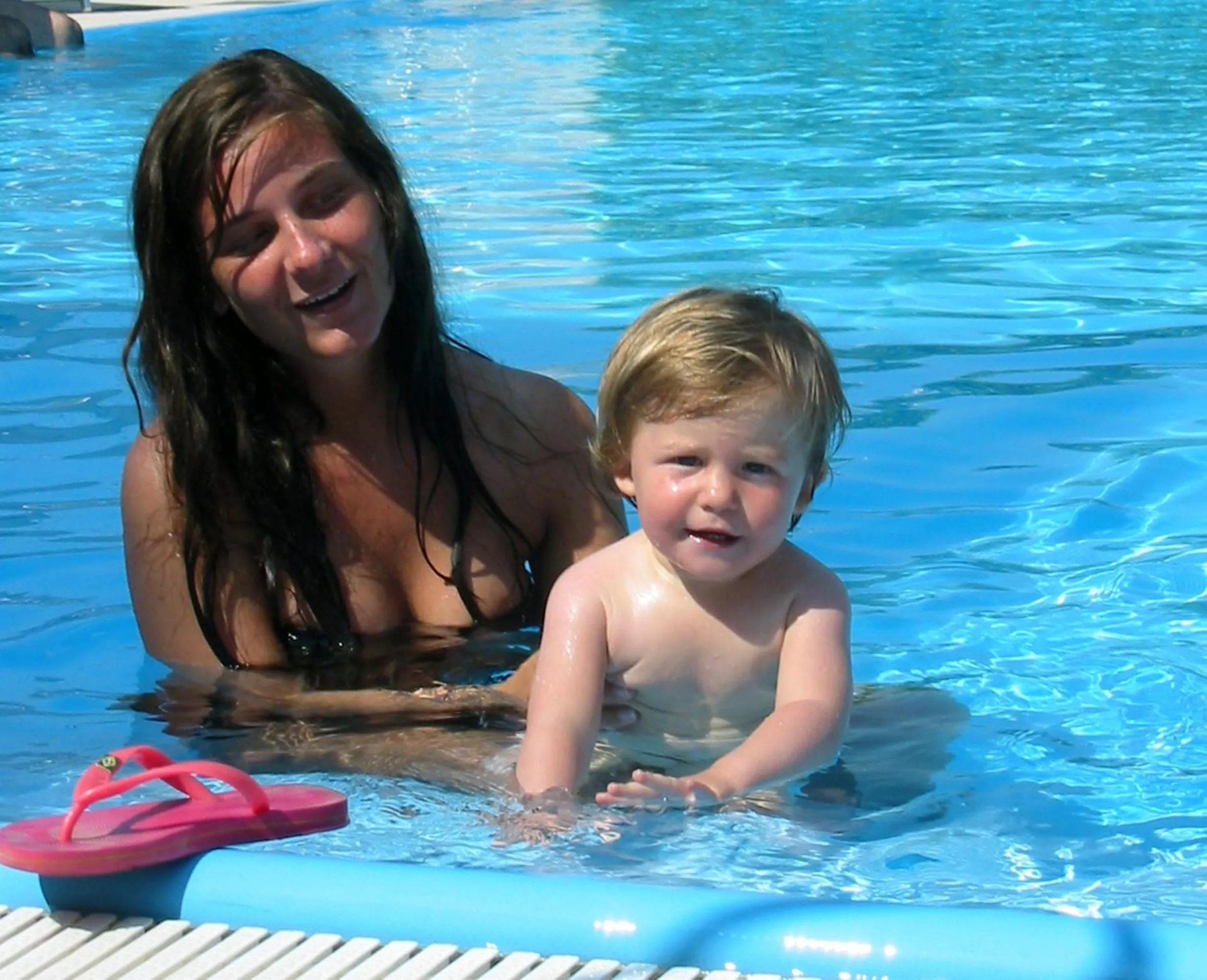 Swimming pool in Hotel Boomerang - Check-in & Meals in front at hotel Sporting