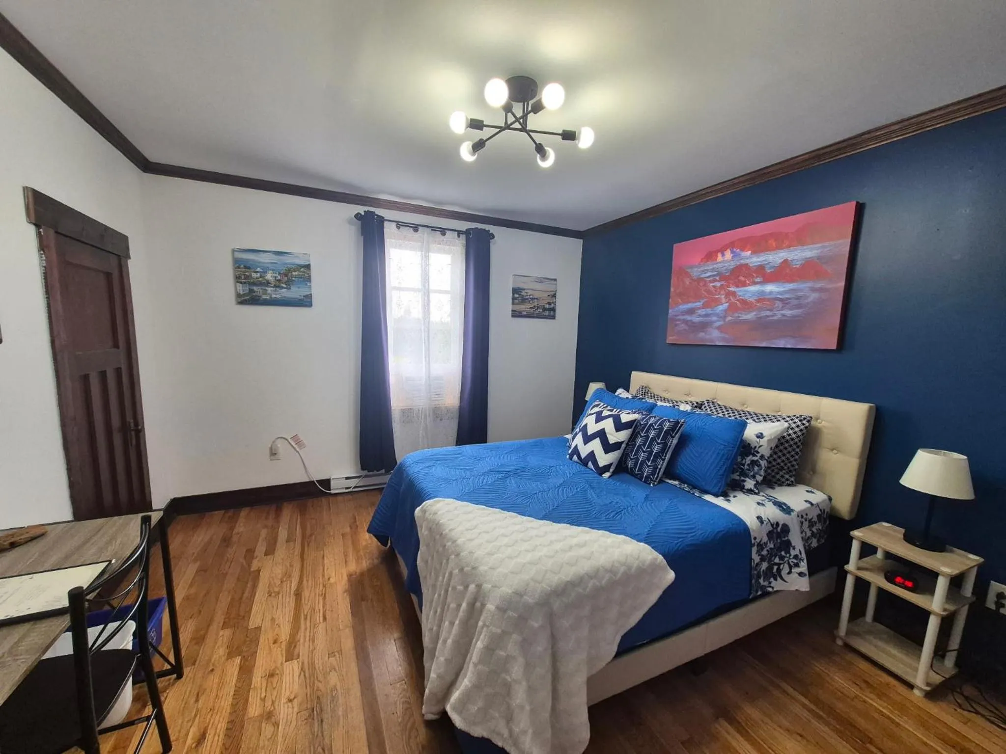 Bed in The Harbourside Inn