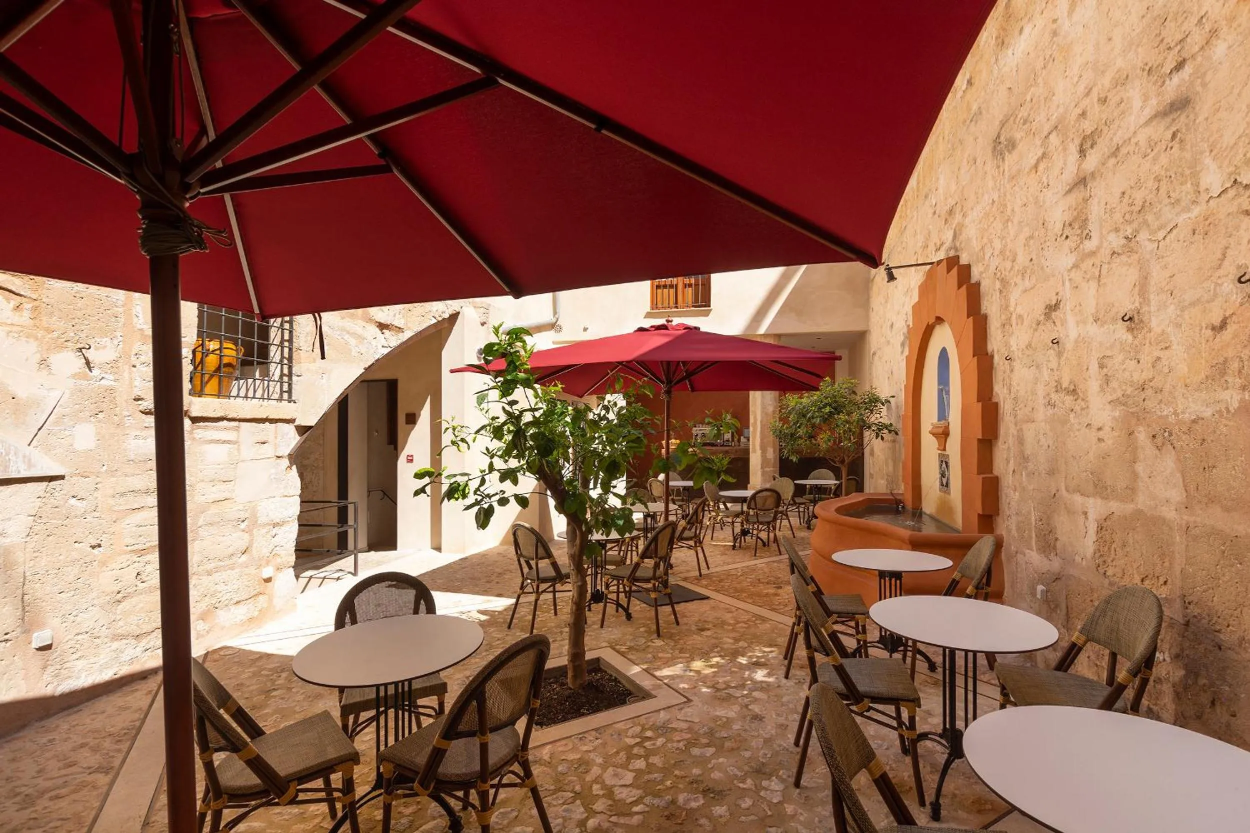 Patio in Hotel Can Cirera