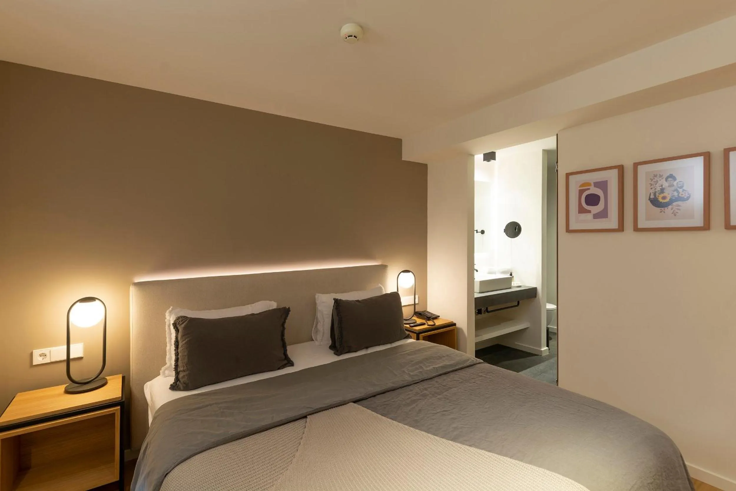 Photo of the whole room, Bed in Hotel Can Cirera