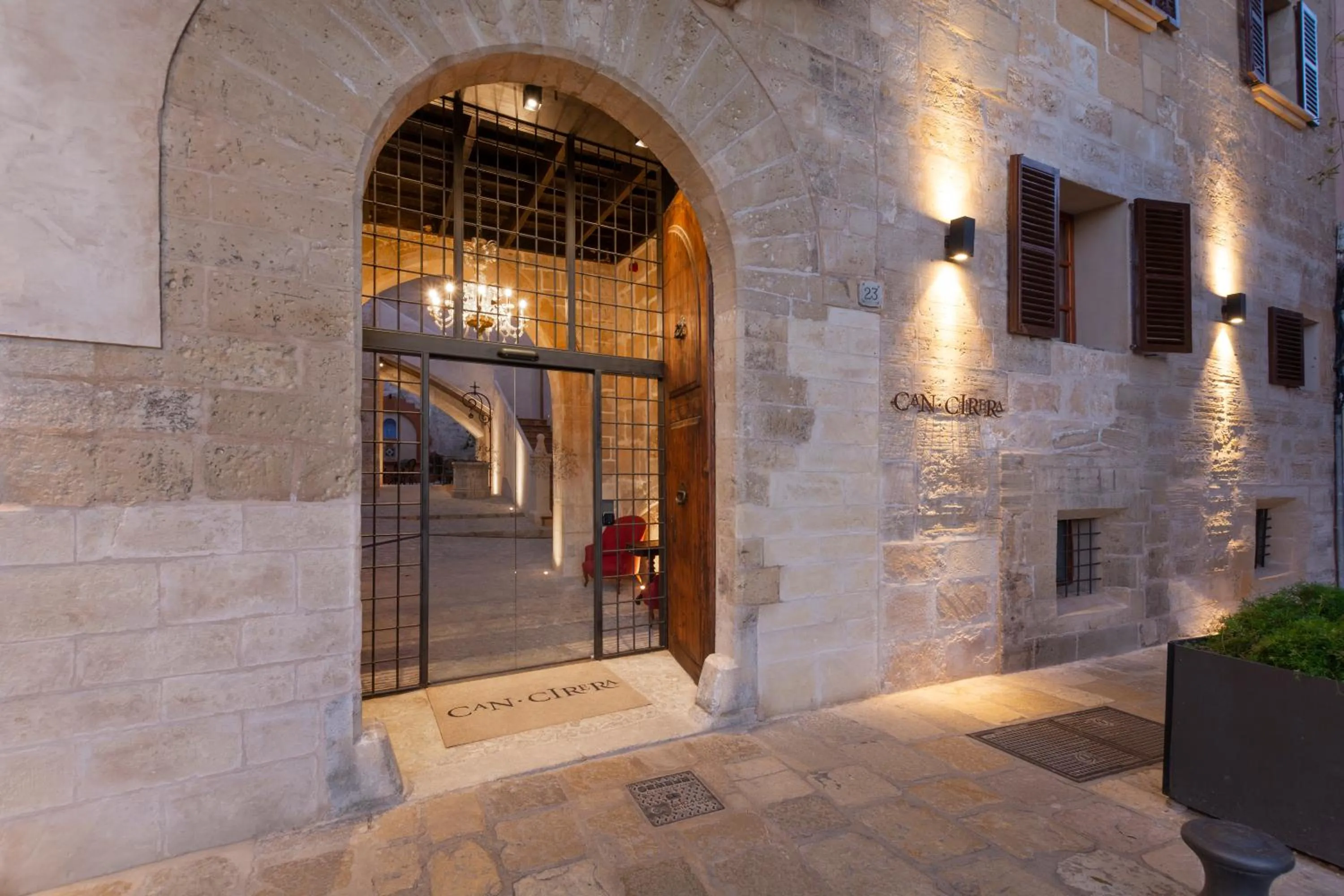 Facade/entrance in Hotel Can Cirera
