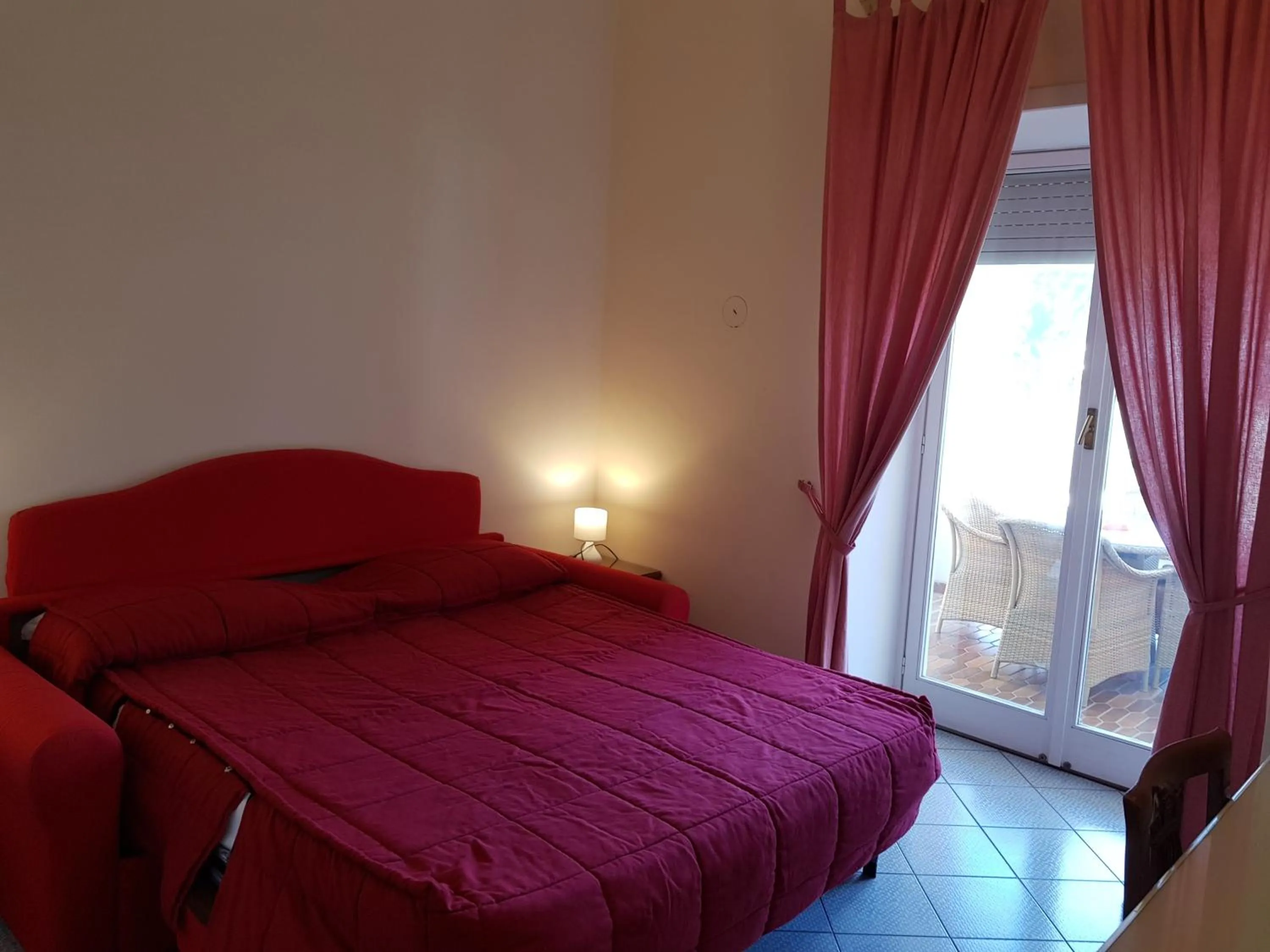 Bed in Palatium Mari