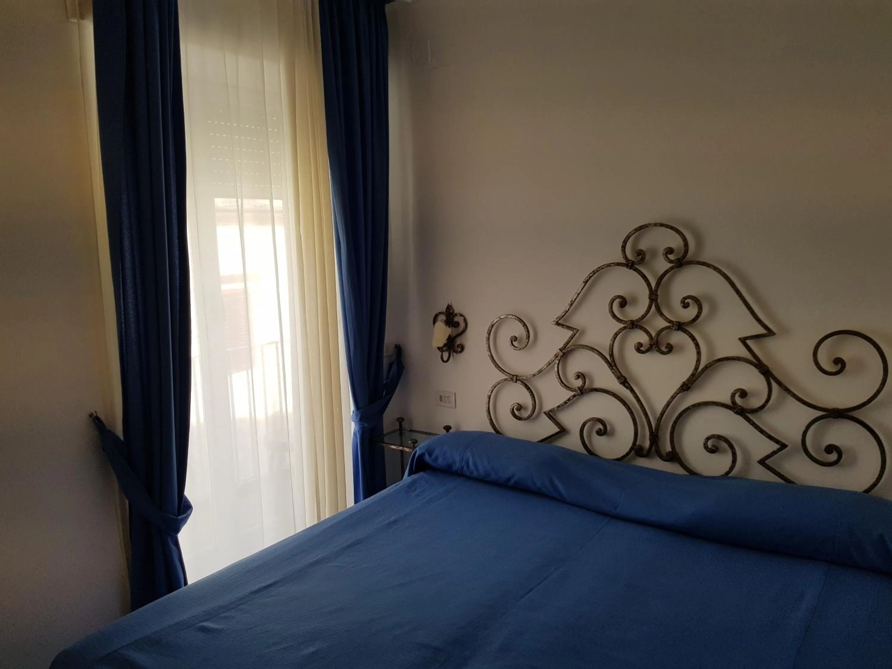 Bed in Palatium Mari