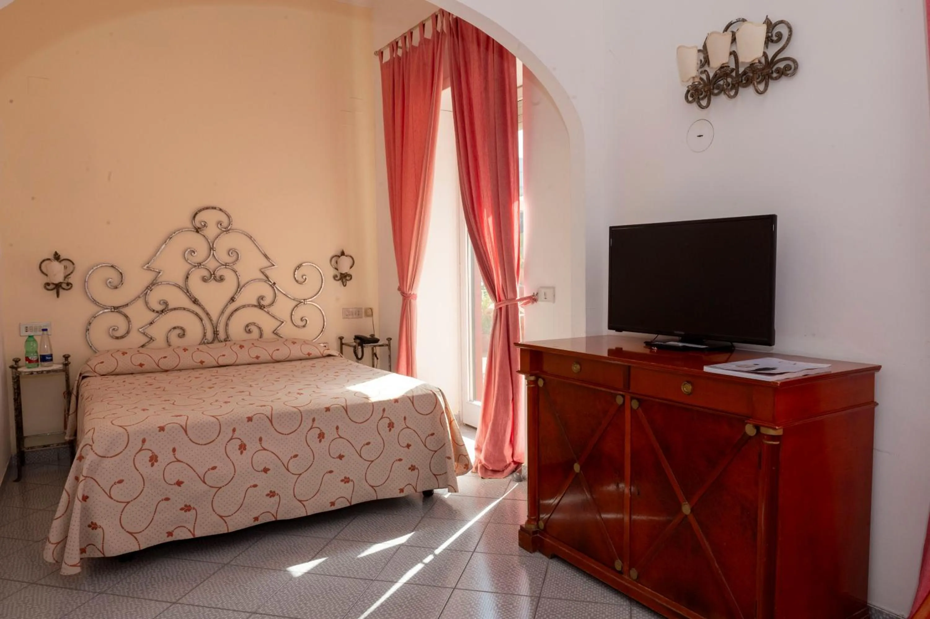 Bed in Palatium Mari