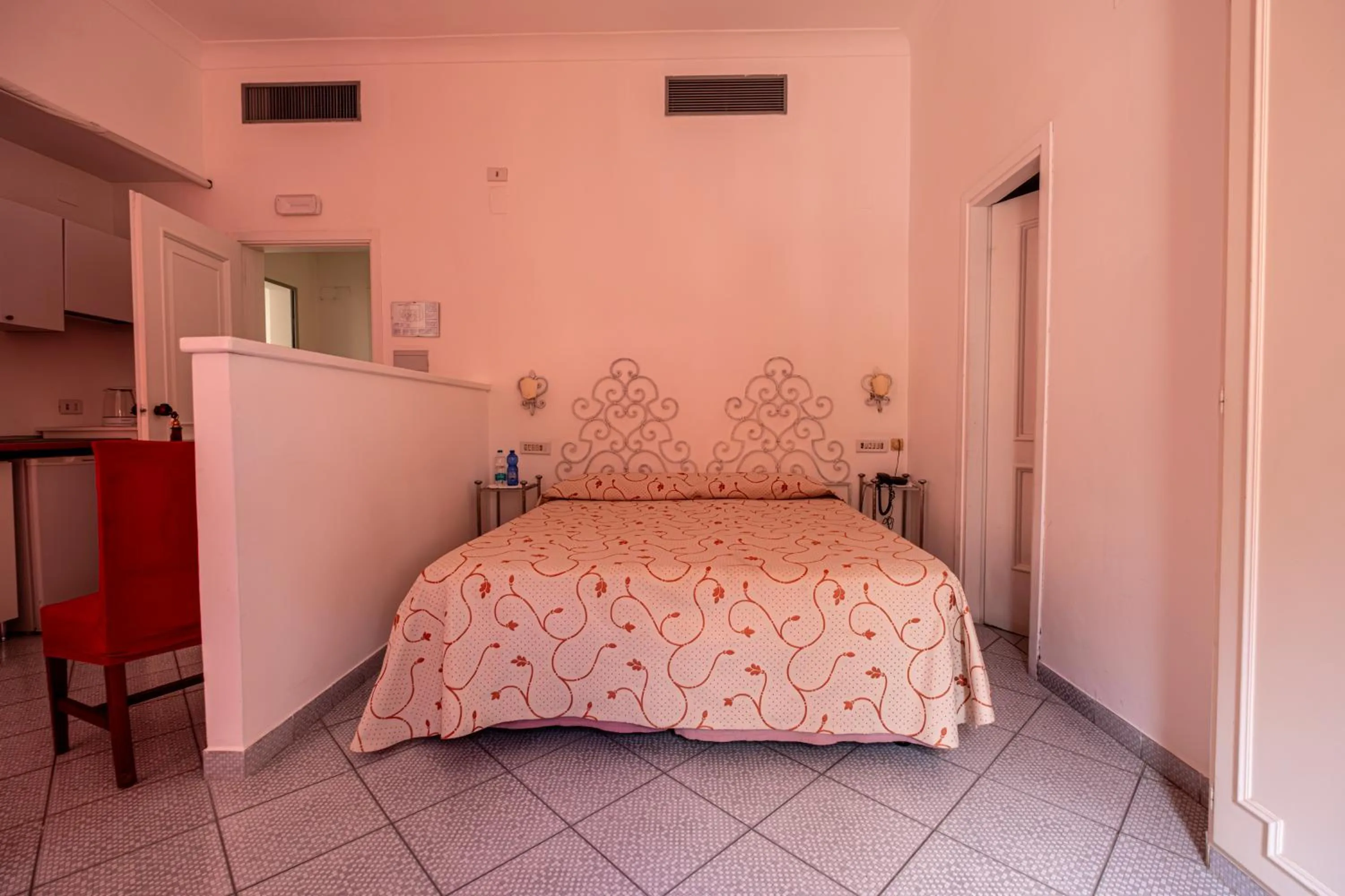 Bed in Palatium Mari