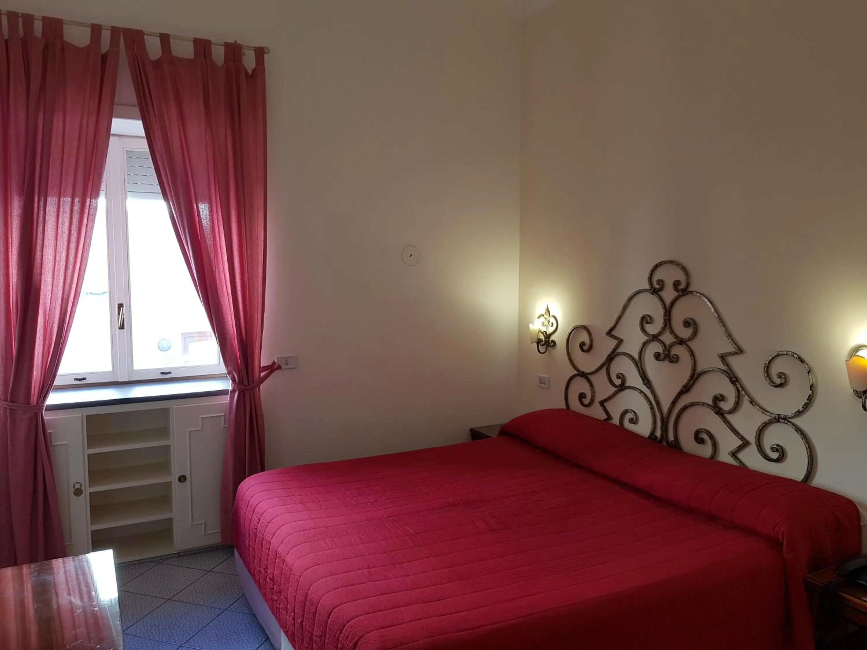 Bed in Palatium Mari