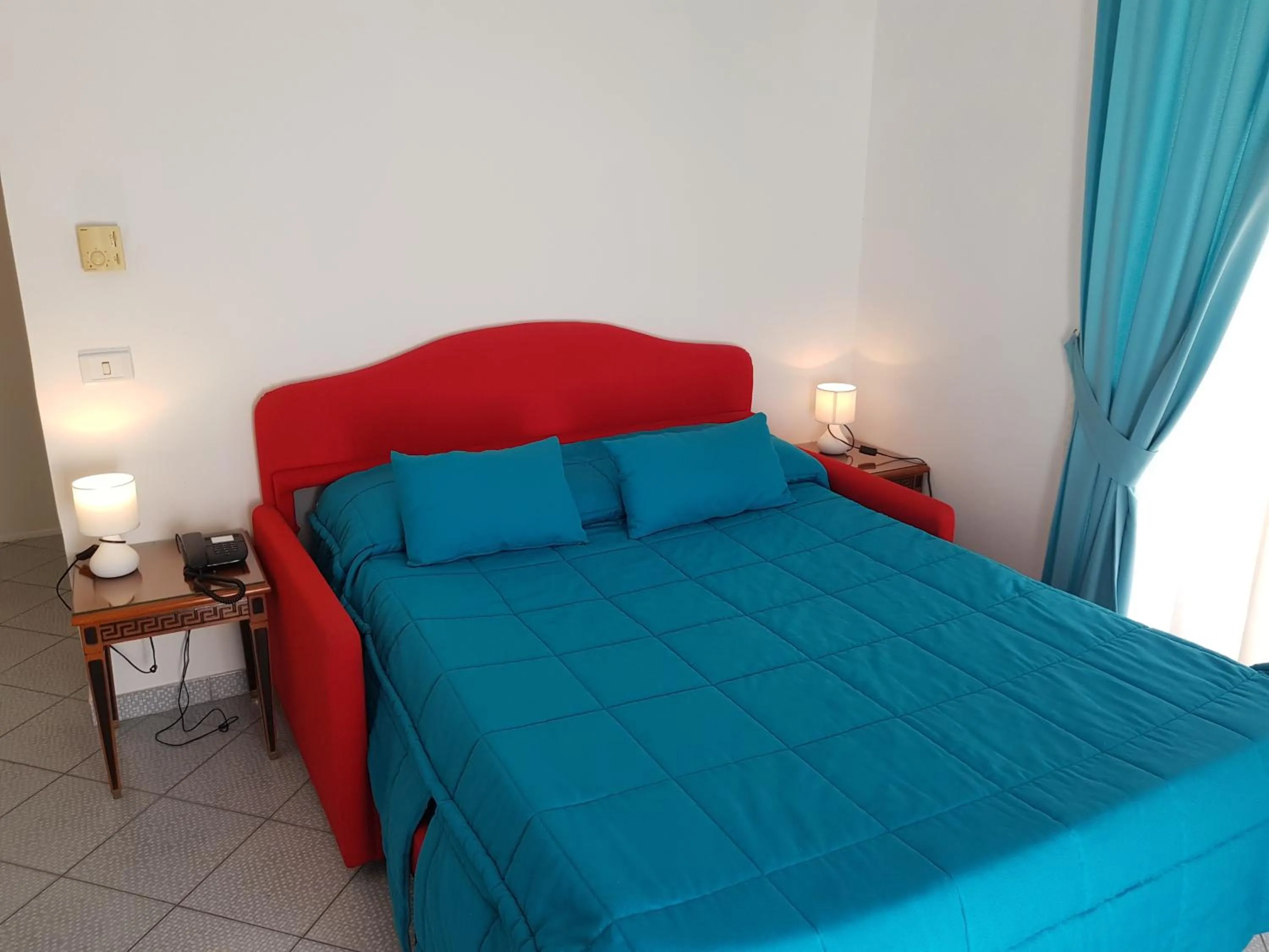 Bed in Palatium Mari