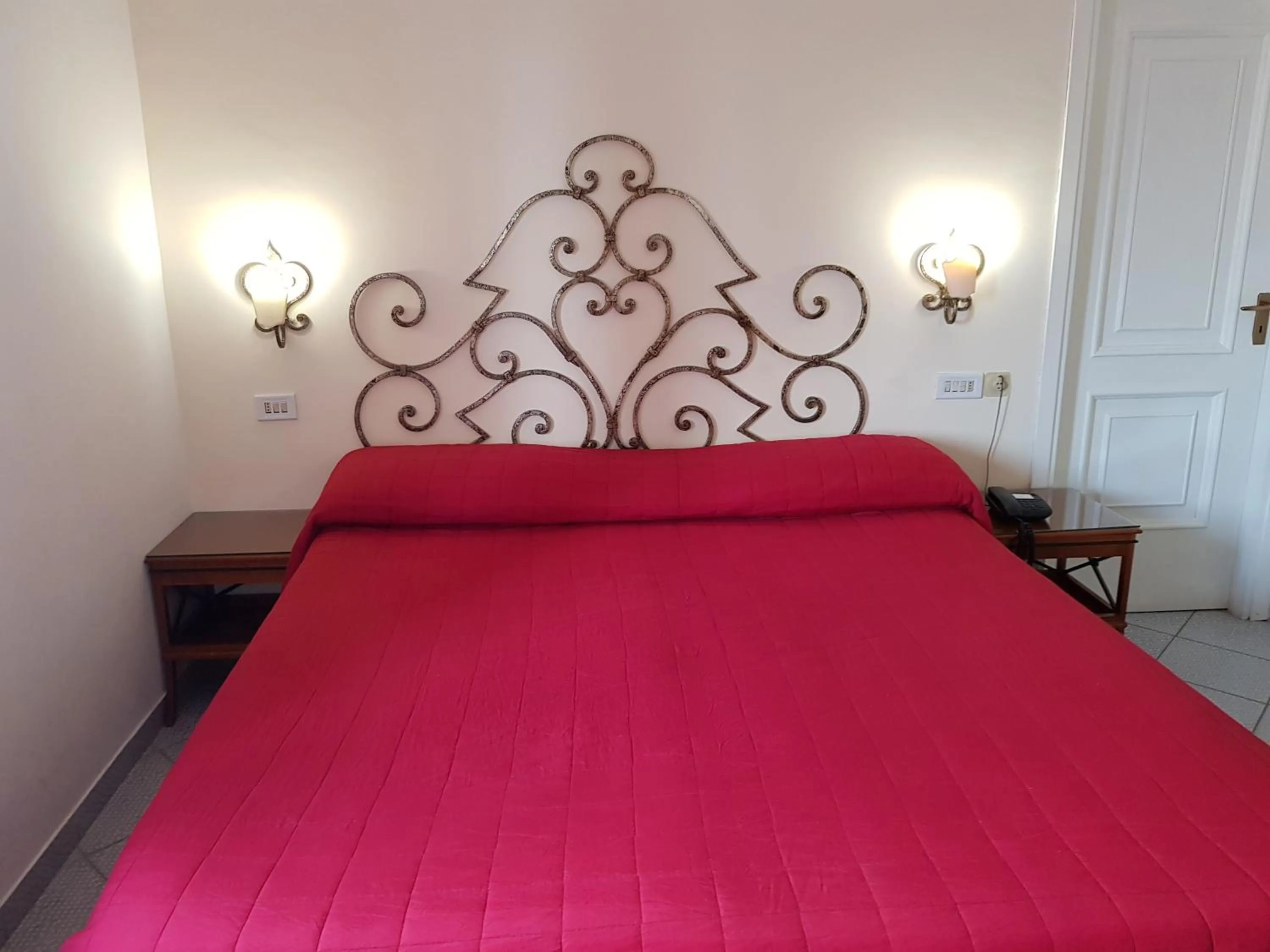 Bed in Palatium Mari