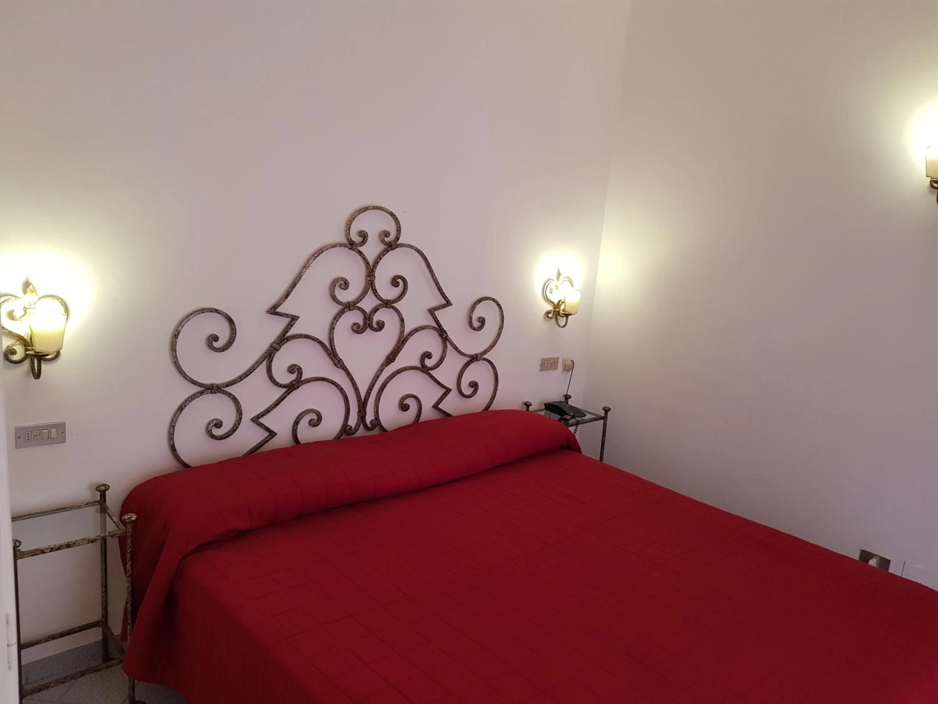 Bed in Palatium Mari