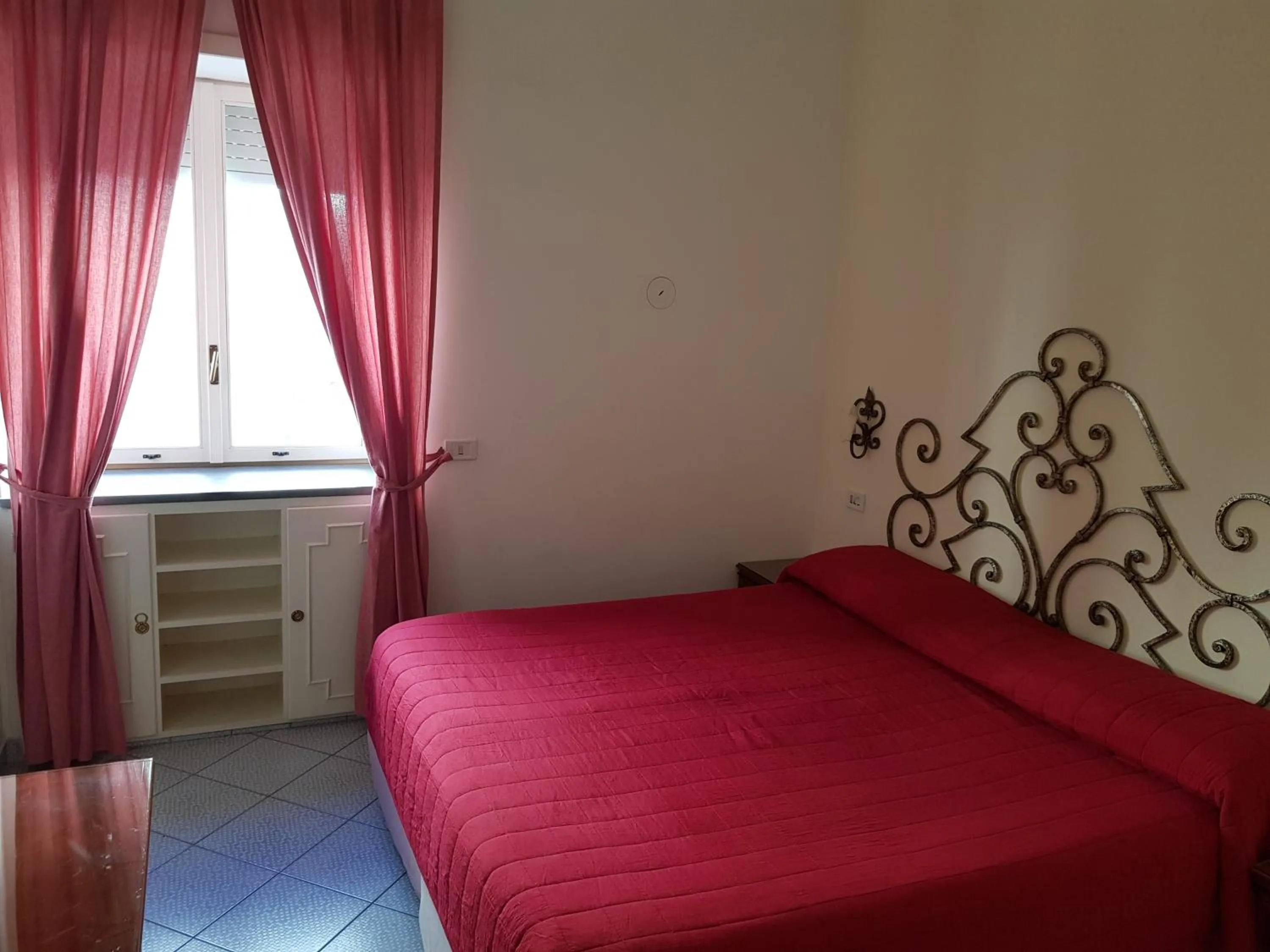 Bed in Palatium Mari