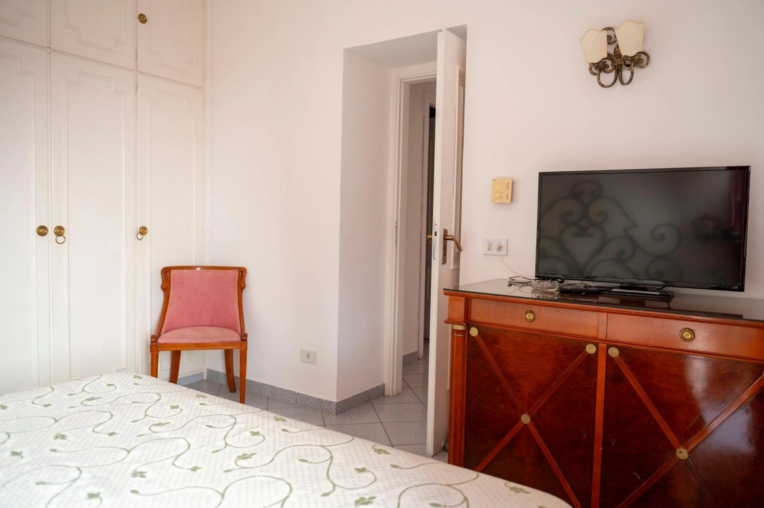 Bed in Palatium Mari