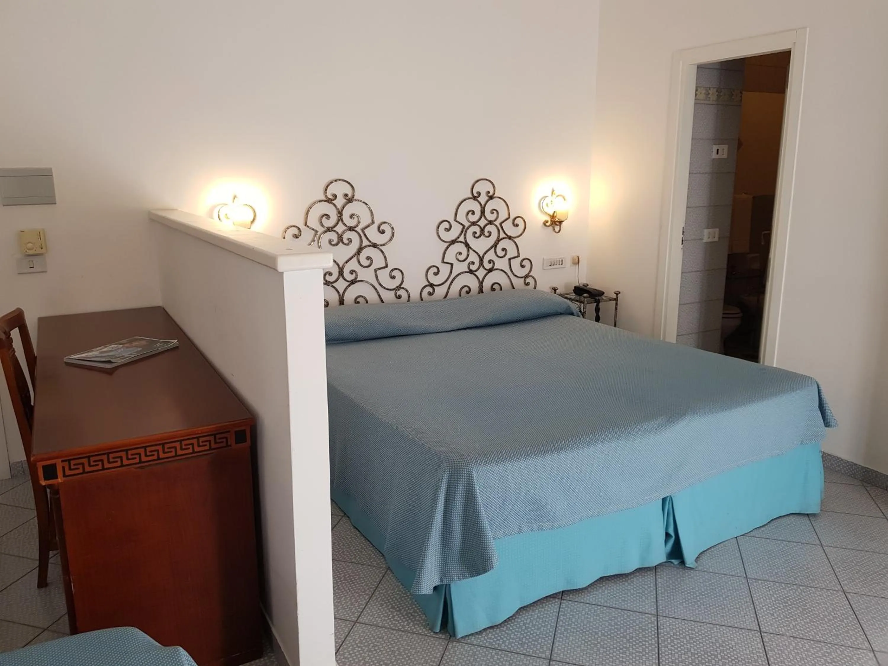 Bed in Palatium Mari